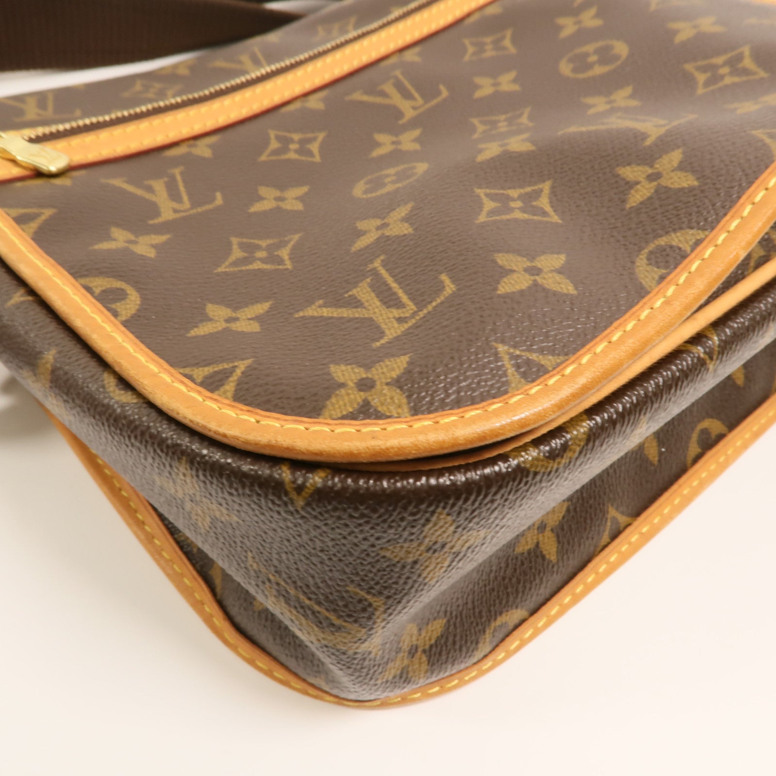 LOUIS VUITTON Monogram Bosphore金扣肩背袋