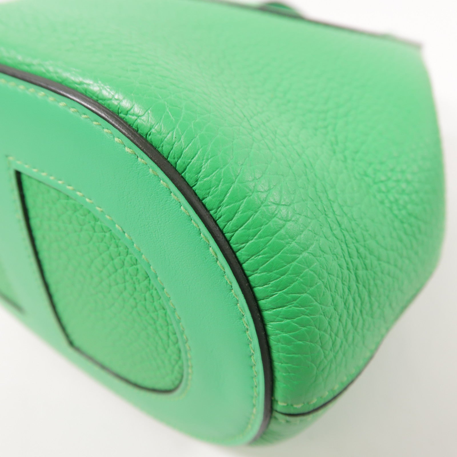 HERMES Clemence皮革In The Loop 18銀扣手挽袋