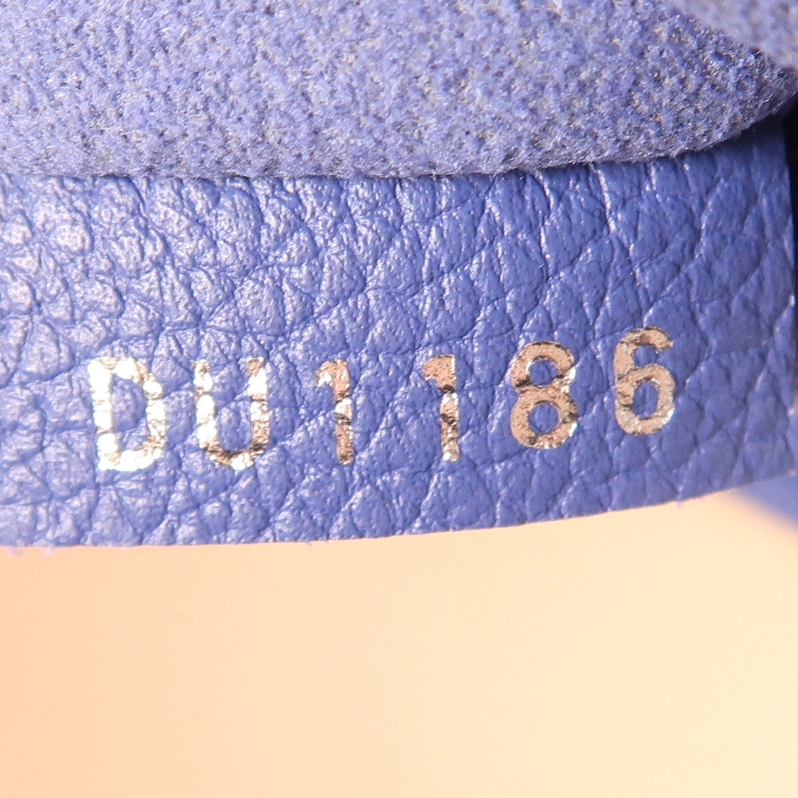 LOUIS VUITTON 牛皮皮革Lockme Backpack銀扣背包