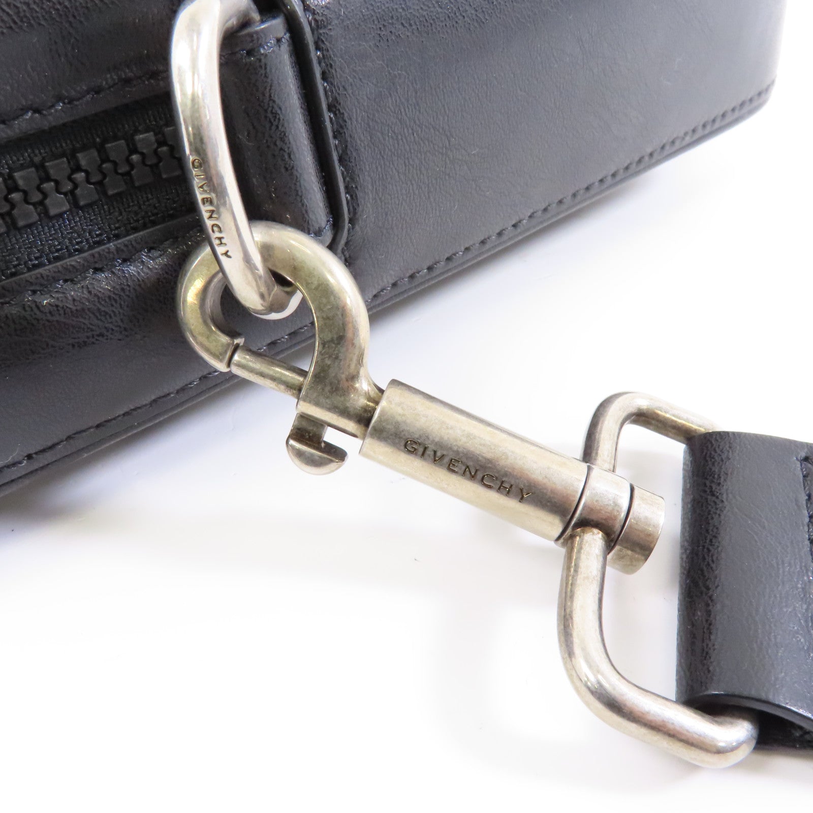 GIVENCHY 皮革Shoulder Bag銀扣肩背袋黑色