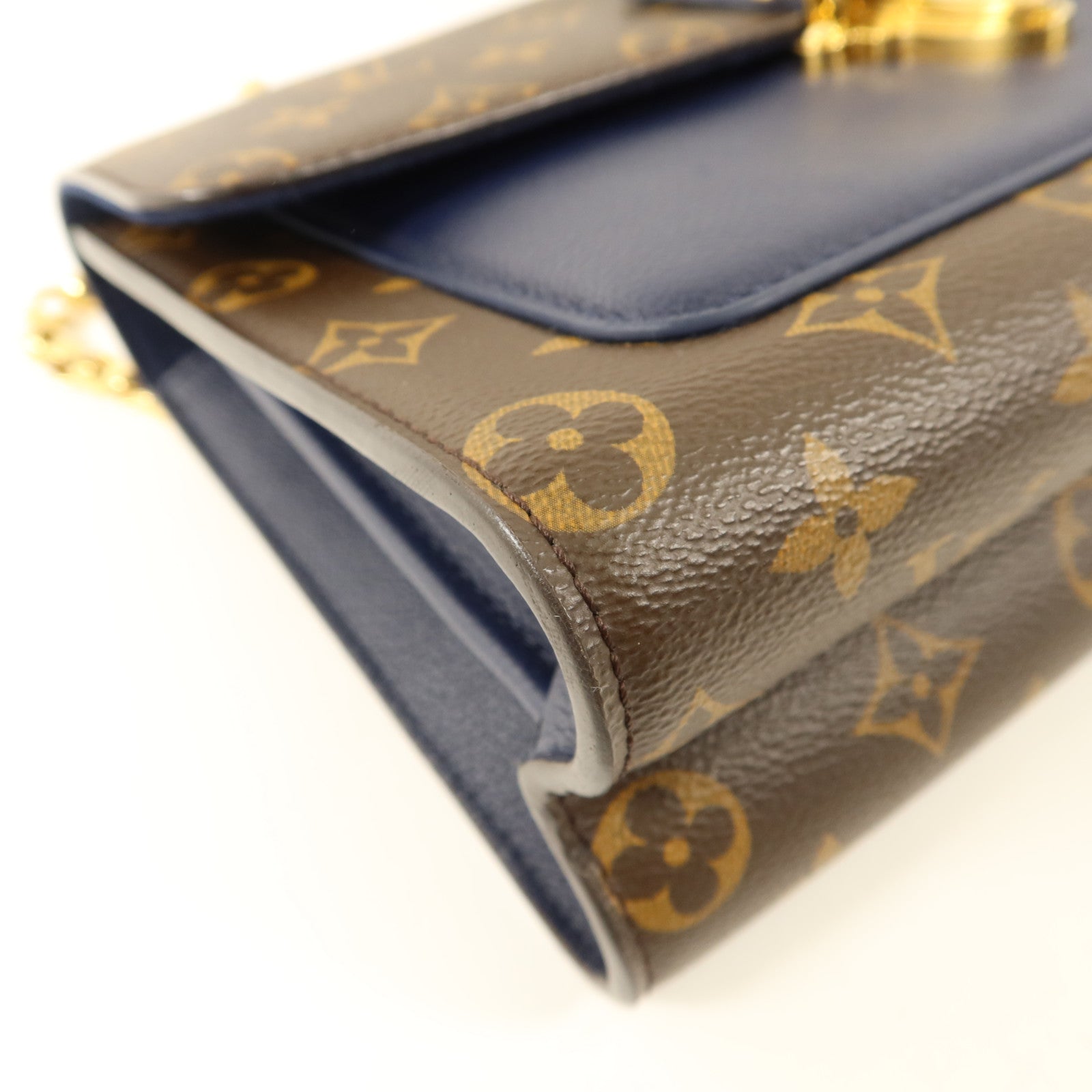 LOUIS VUITTON Monogram Victoire金扣鏈帶肩背袋