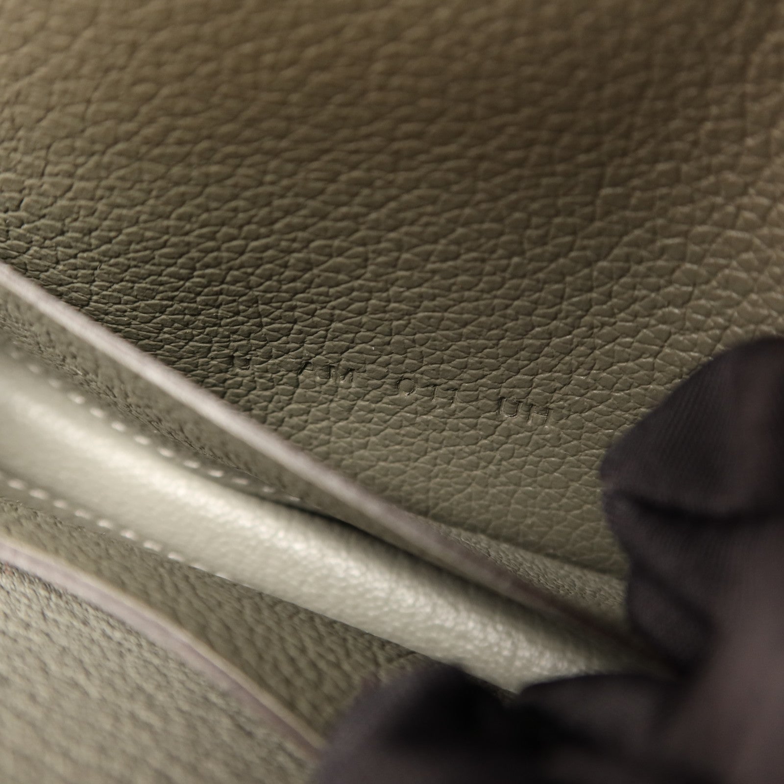 HERMES Evercolor皮革Roulis Slim金扣手拿包Gris Meyer