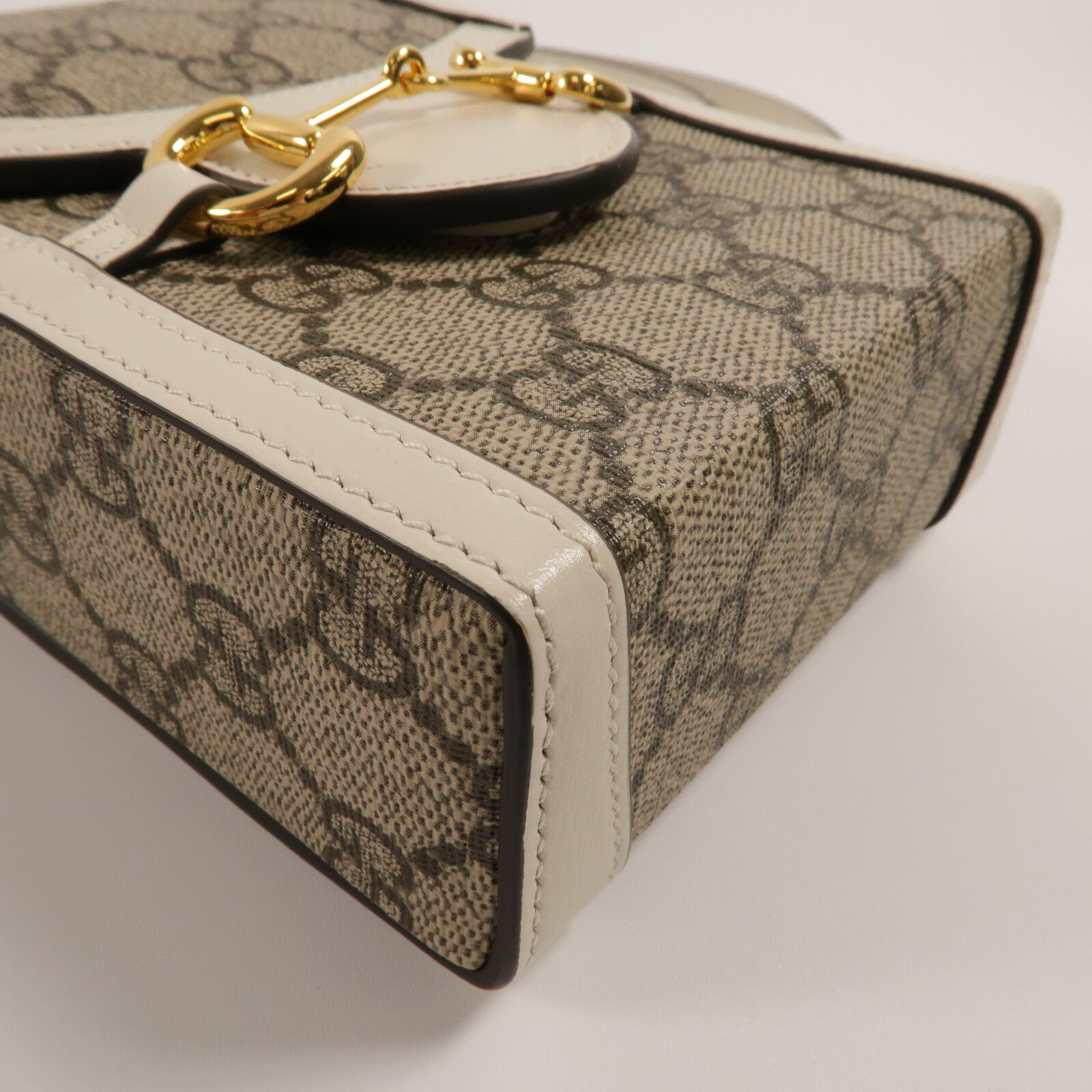 GUCCI 塗層帆布1955 Horsebit肩背袋