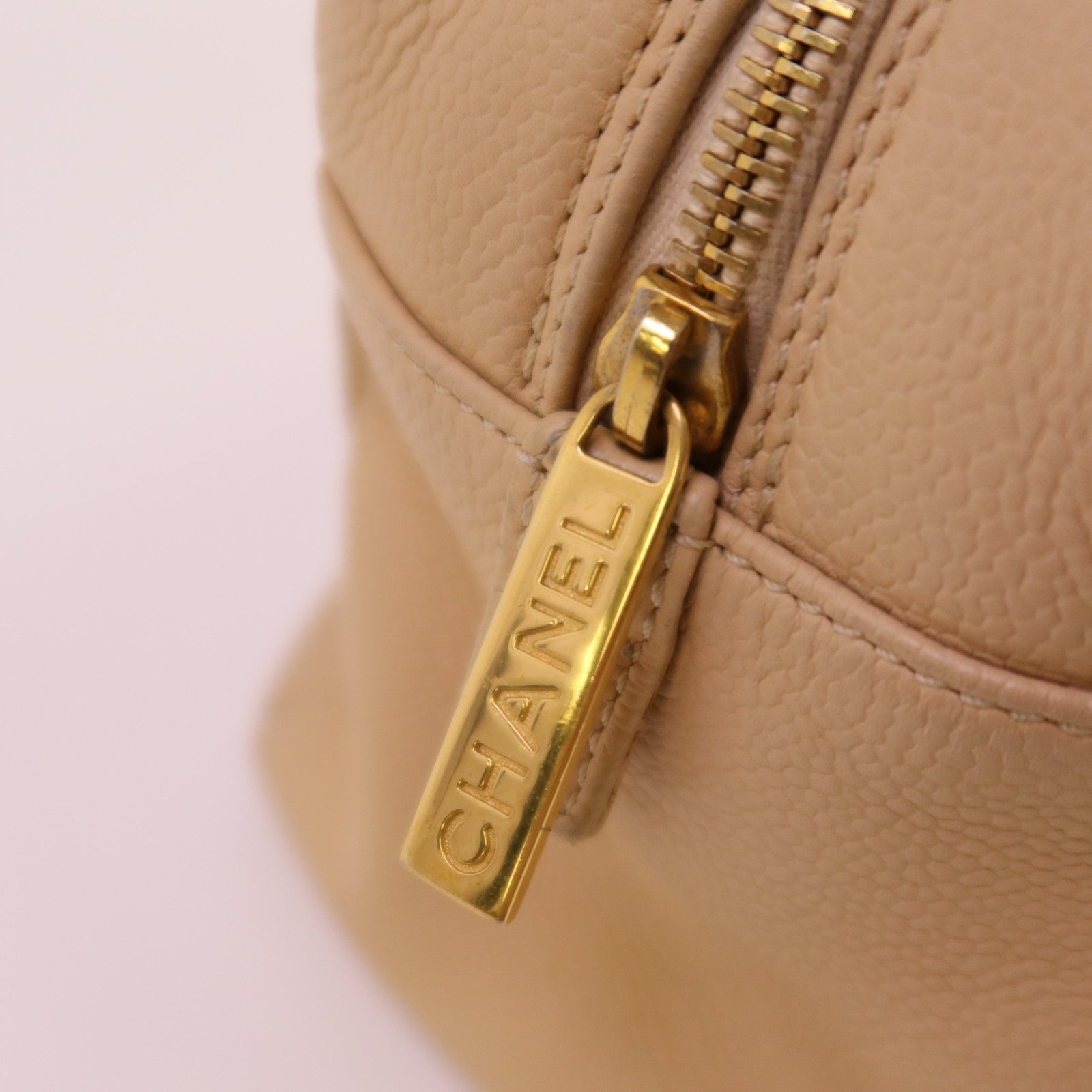 CHANEL 牛皮皮革Chain Shoulder金扣鏈帶肩背袋