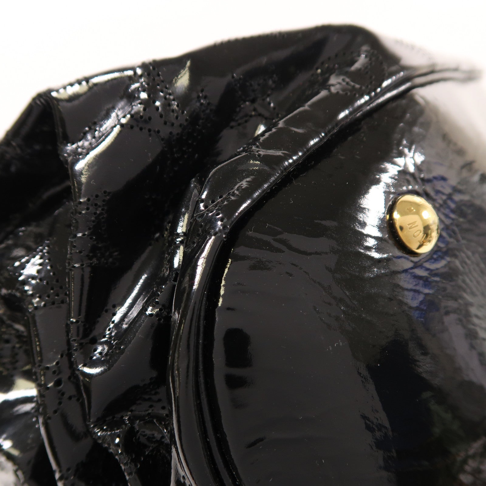 LOUIS VUITTON 漆皮皮革Mahina Surya L金扣肩背袋