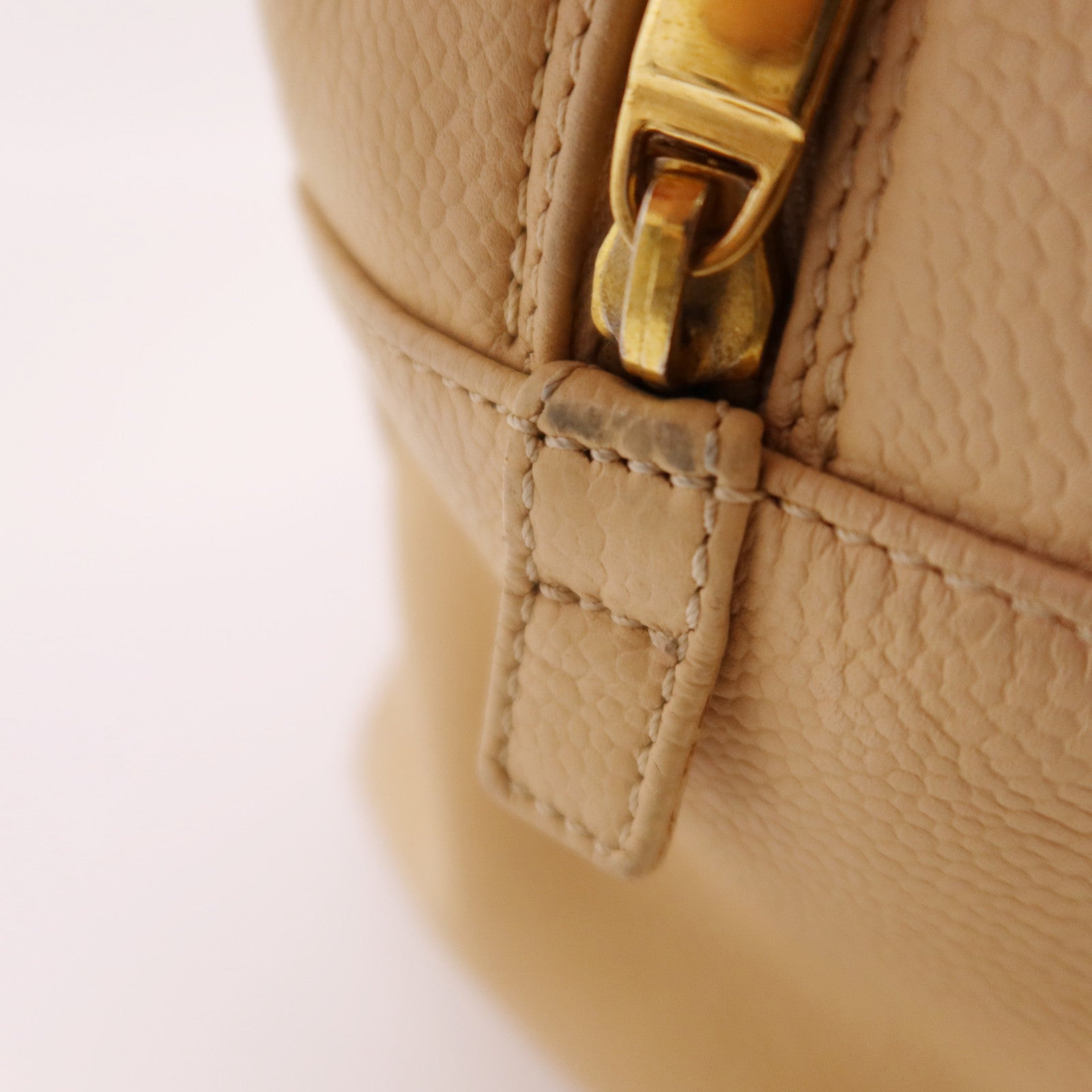 CHANEL 牛皮皮革Chain Shoulder金扣鏈帶肩背袋