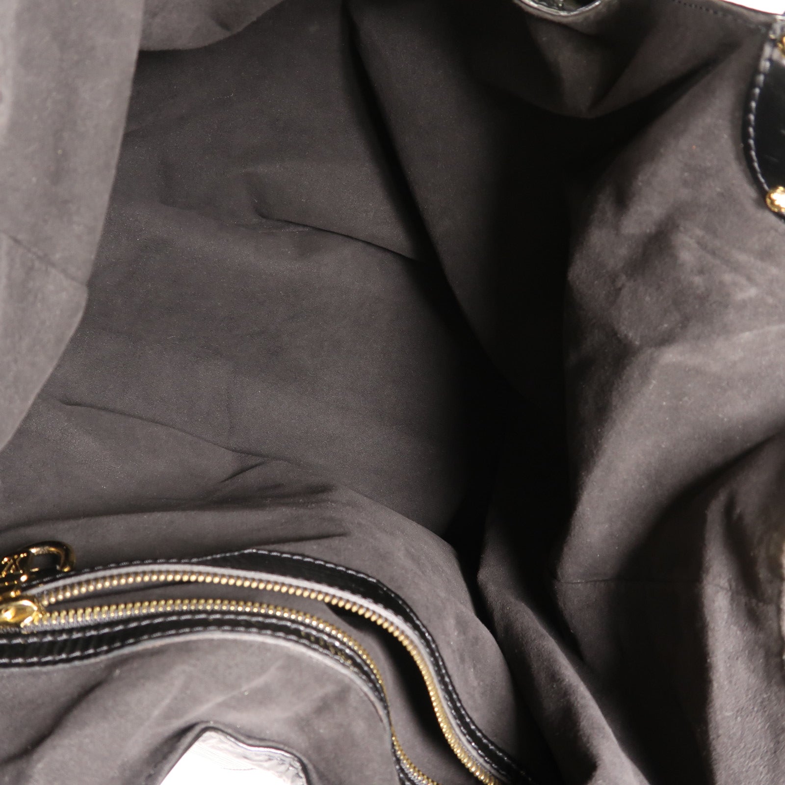 LOUIS VUITTON 漆皮皮革Mahina Surya L金扣肩背袋