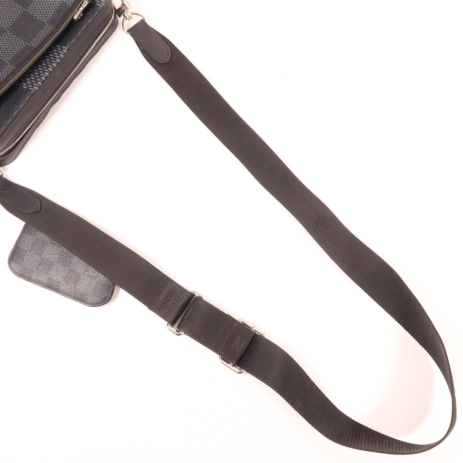 LOUIS VUITTON Damier Graphite Trio Messenger銀扣肩背袋