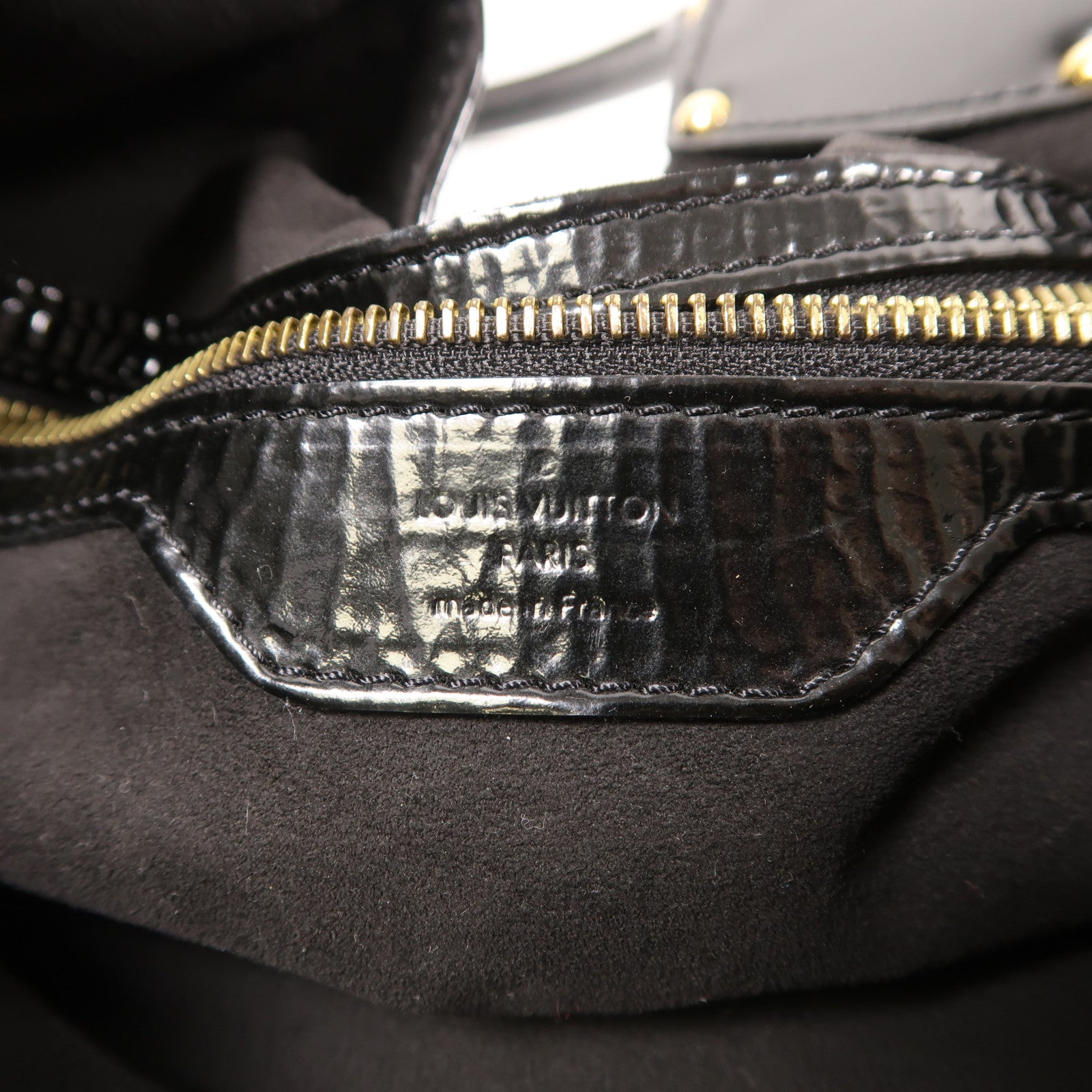 LOUIS VUITTON 漆皮皮革Mahina Surya L金扣肩背袋