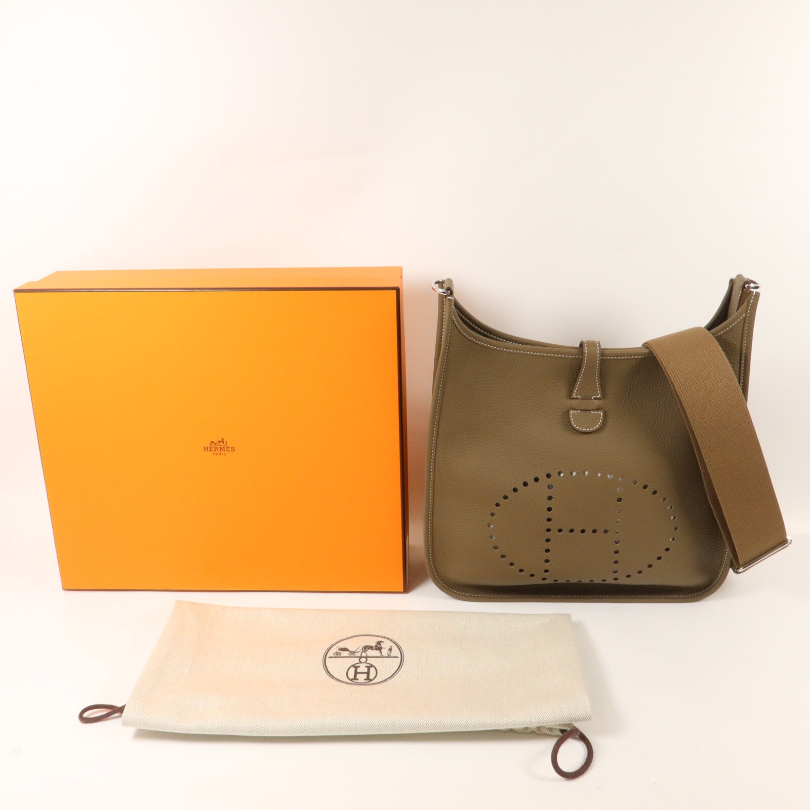 HERMES Clemence皮革Evelyne PM肩背袋Etoupe