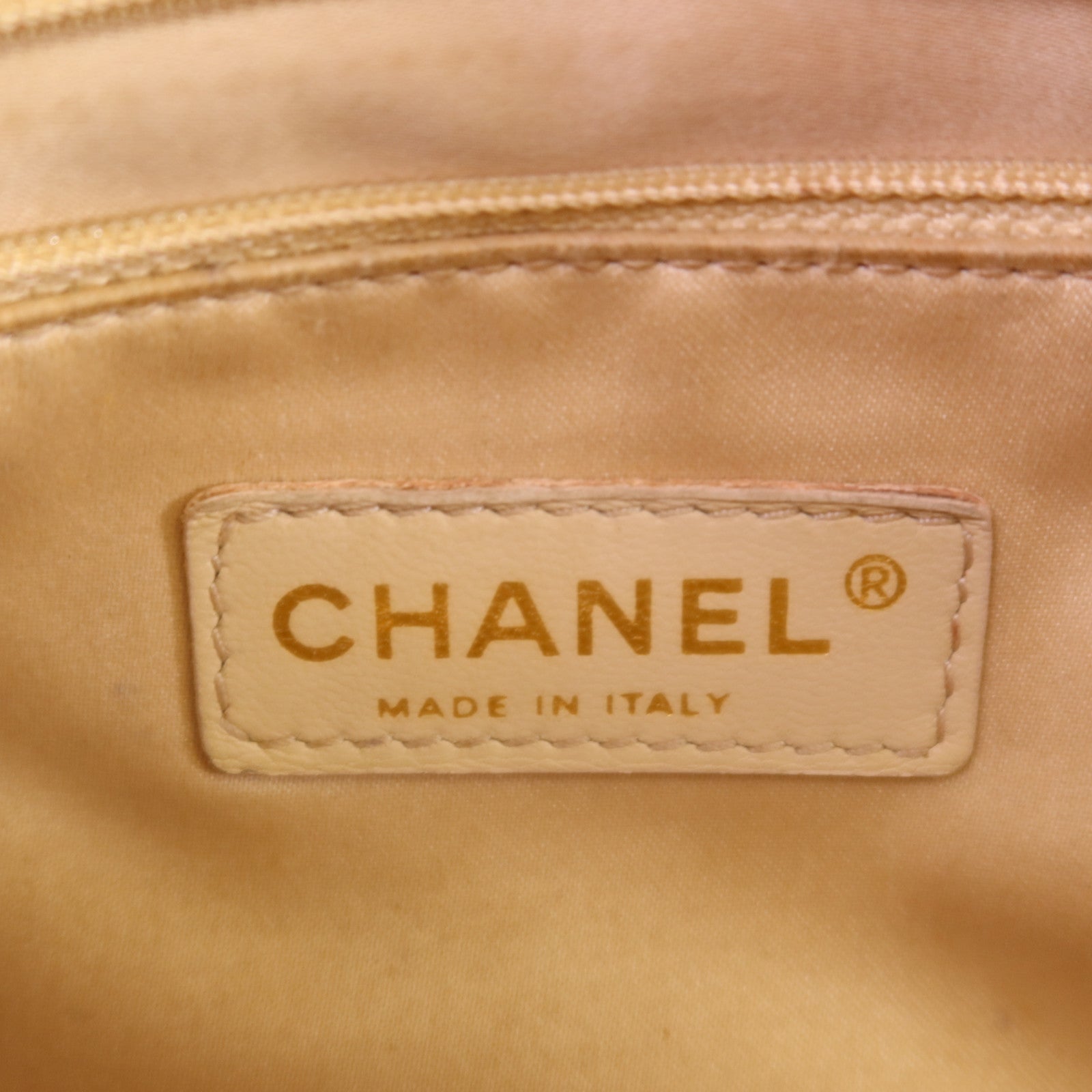 CHANEL 牛皮皮革Chain Shoulder金扣鏈帶肩背袋