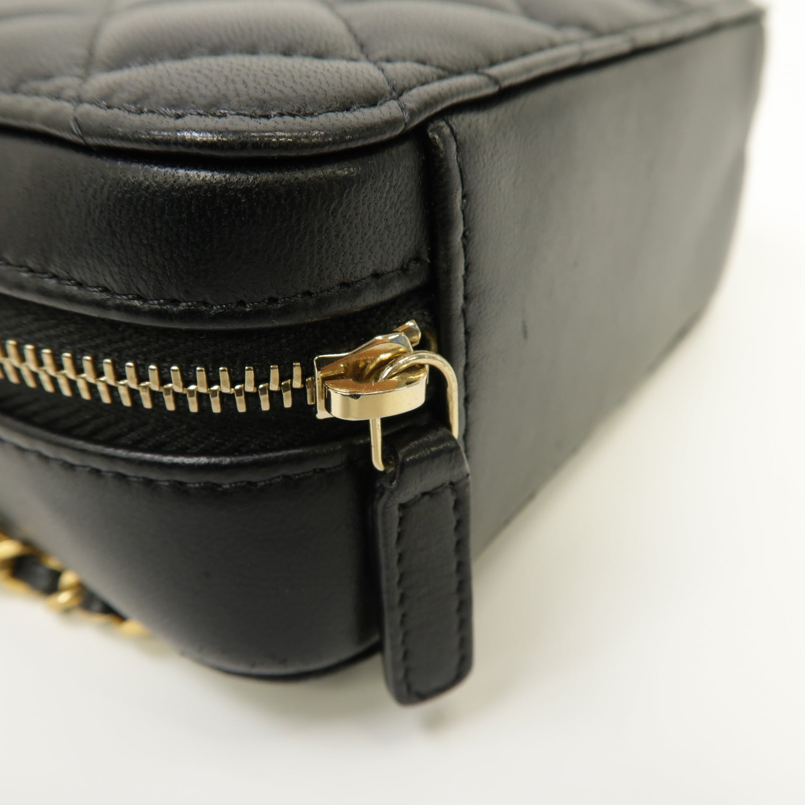 CHANEL 【激減優惠】菱格Caviar皮革Chain Camera Bag金扣鏈帶肩背袋黑色