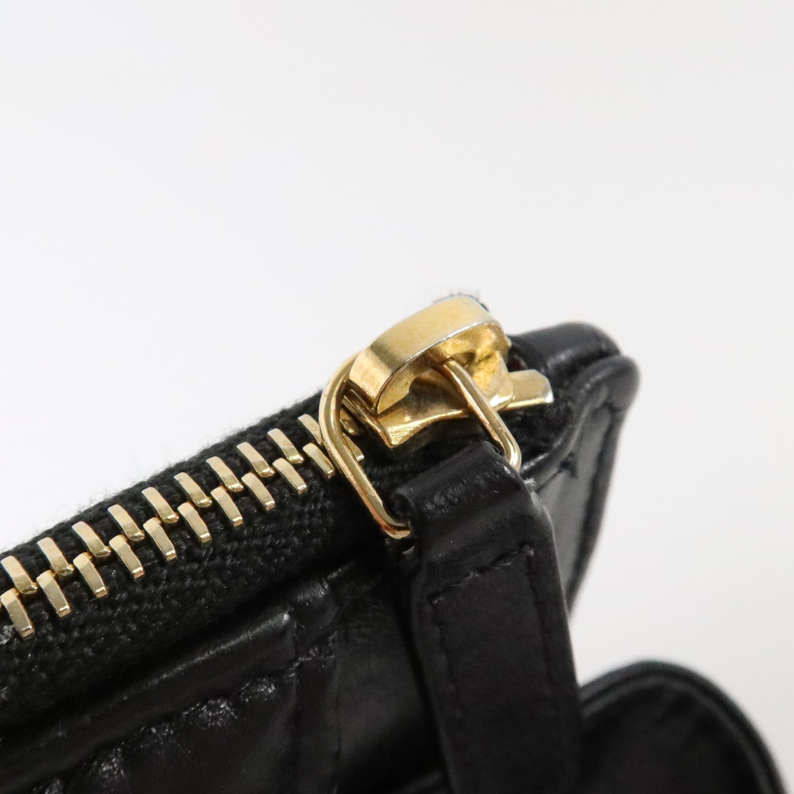 CHANEL 牛皮皮革2.55 Reissue Phone Holder With Chain金扣鏈帶肩背袋