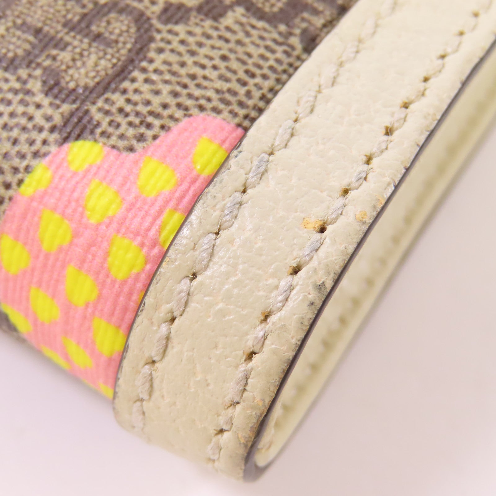GUCCI 【激減優惠】塗層帆布GG Emboss Messenger Bag金扣肩背袋