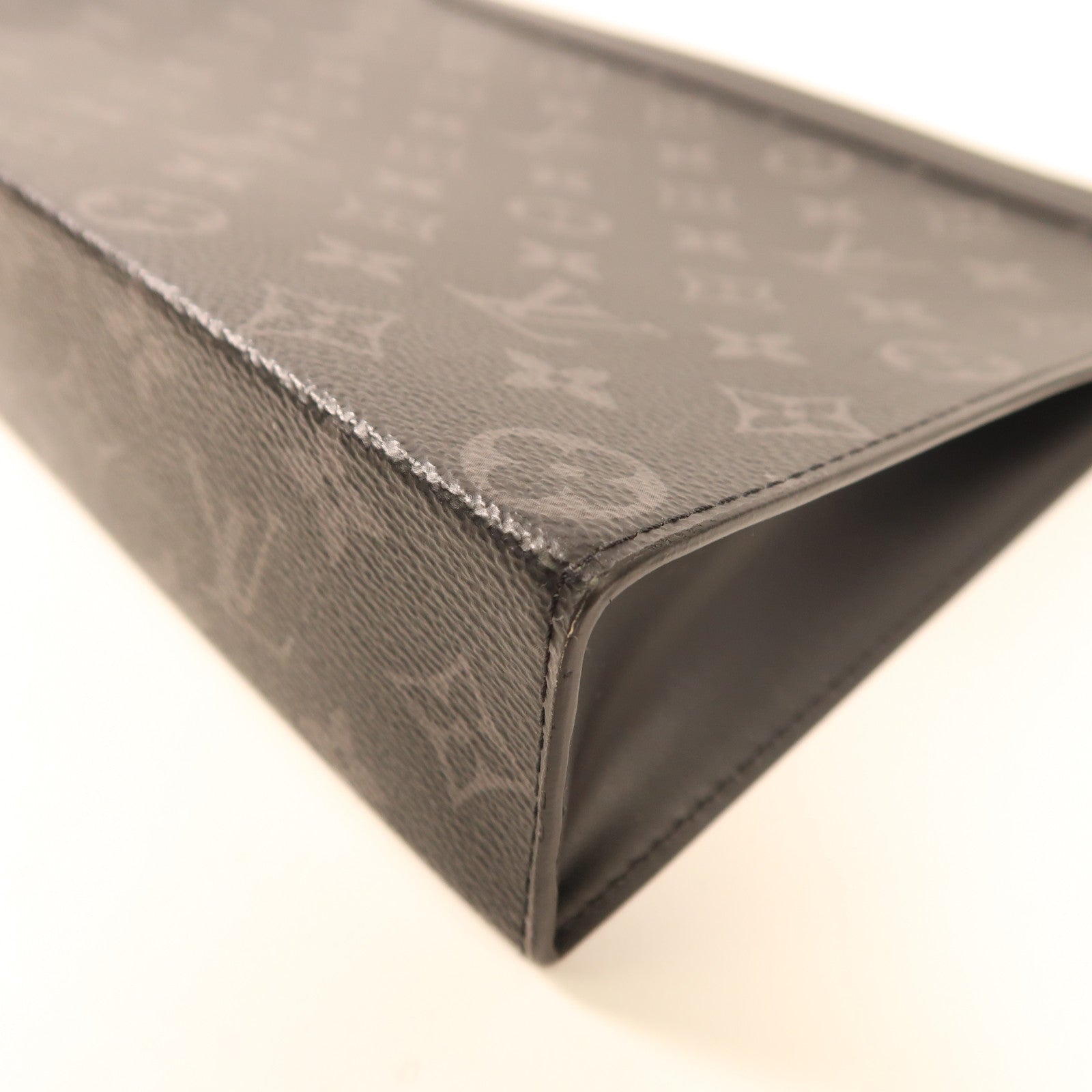 LOUIS VUITTON Monogram Eclipse Pochette Voyage MM銀扣手拿包