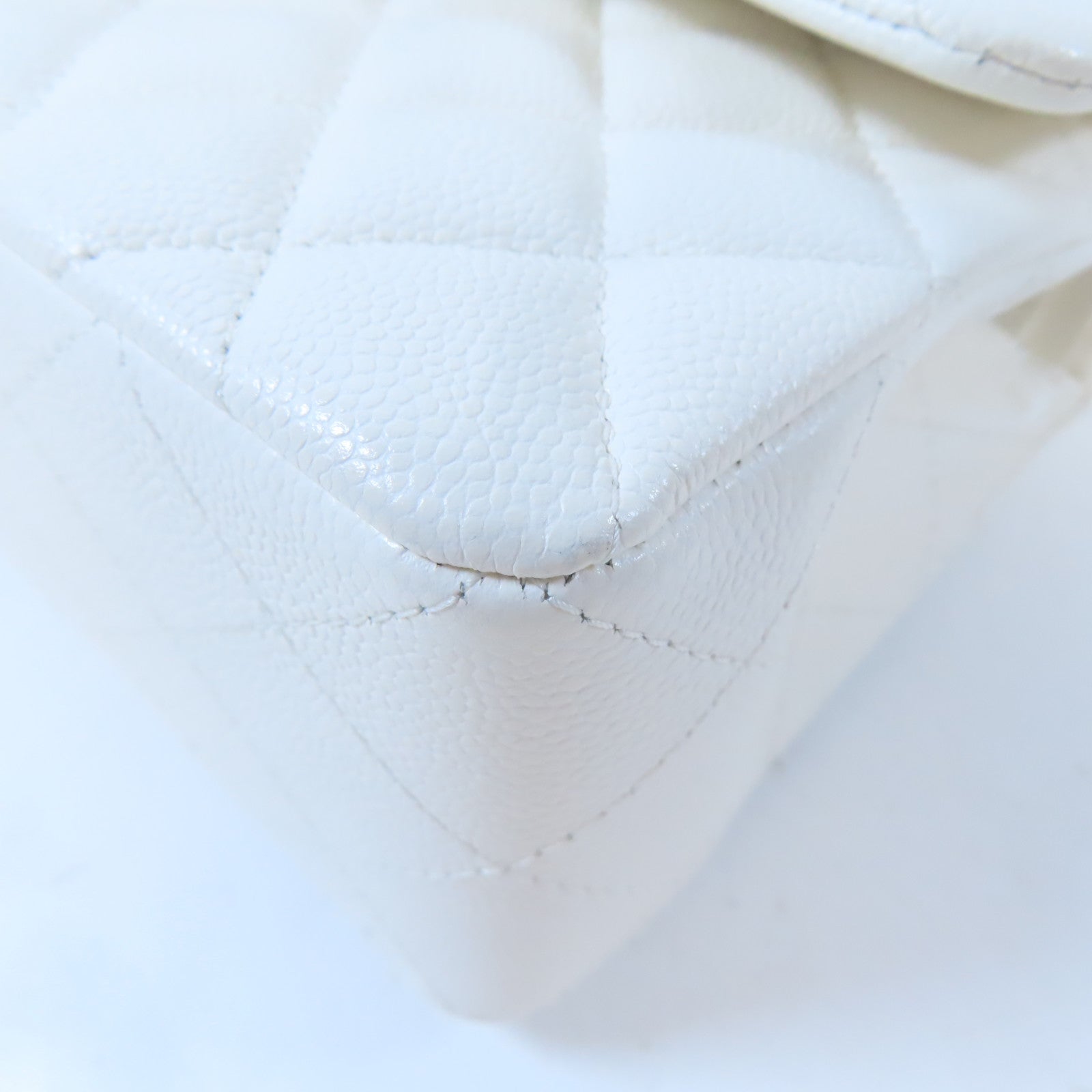 CHANEL 【激減優惠】菱格牛皮皮革Classic 23金扣鏈帶肩背袋白色