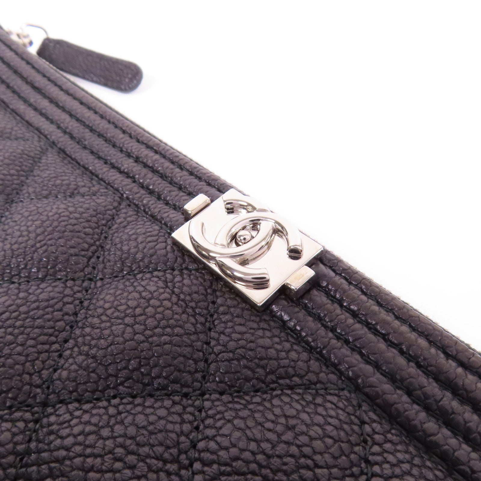 CHANEL 牛皮皮革Pouch銀扣手拿包