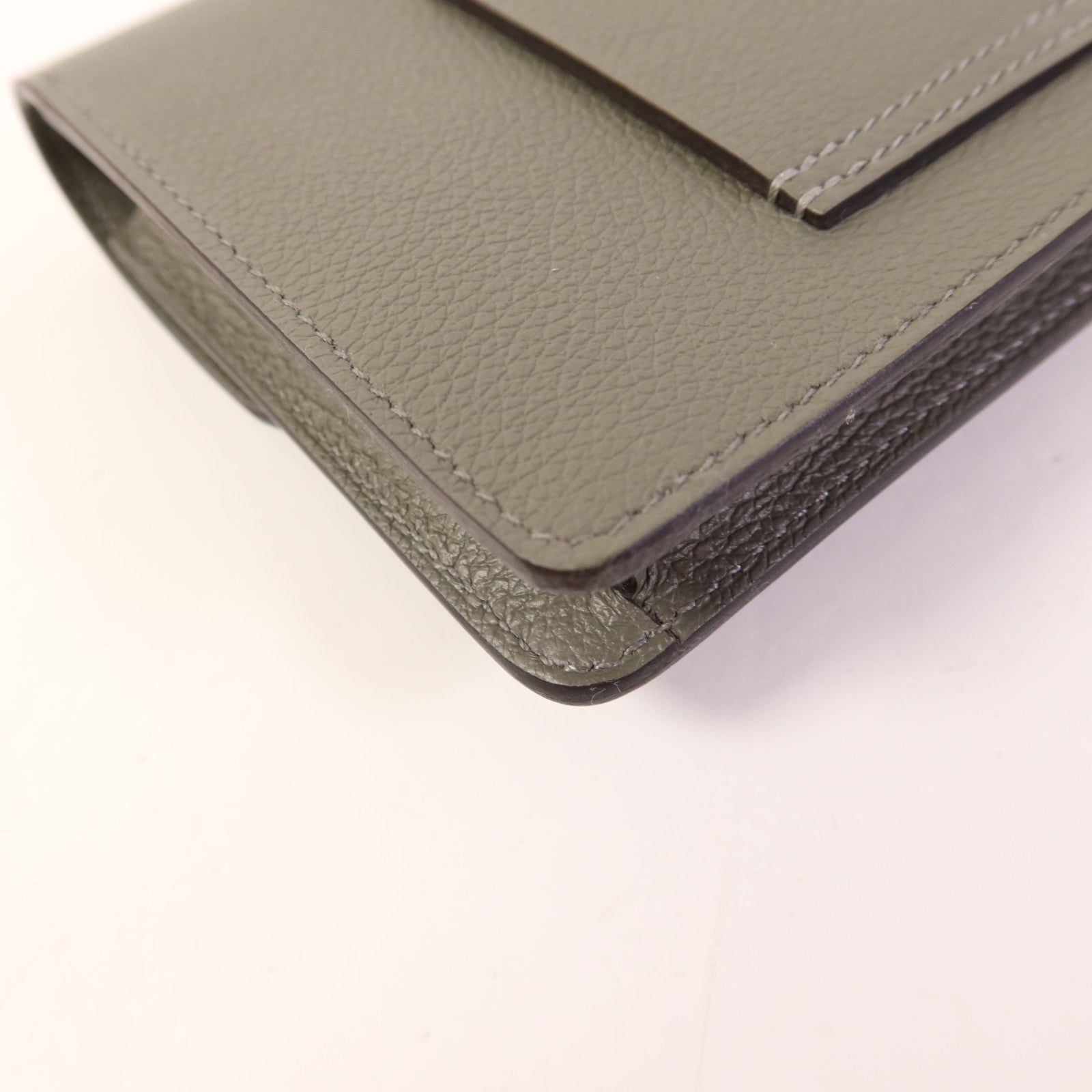 HERMES Evercolor皮革Roulis Slim金扣手拿包Gris Meyer