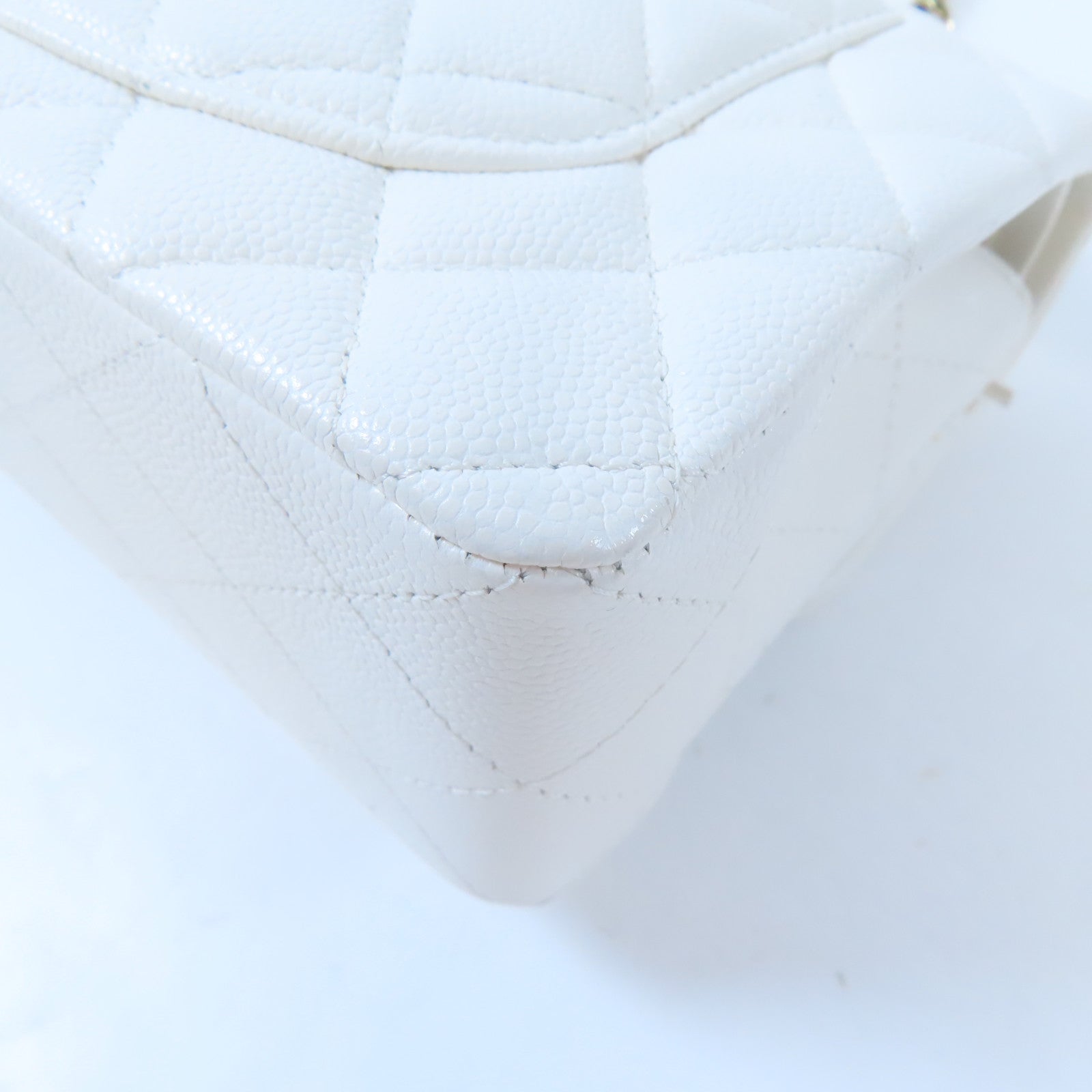 CHANEL 【激減優惠】菱格牛皮皮革Classic 23金扣鏈帶肩背袋白色