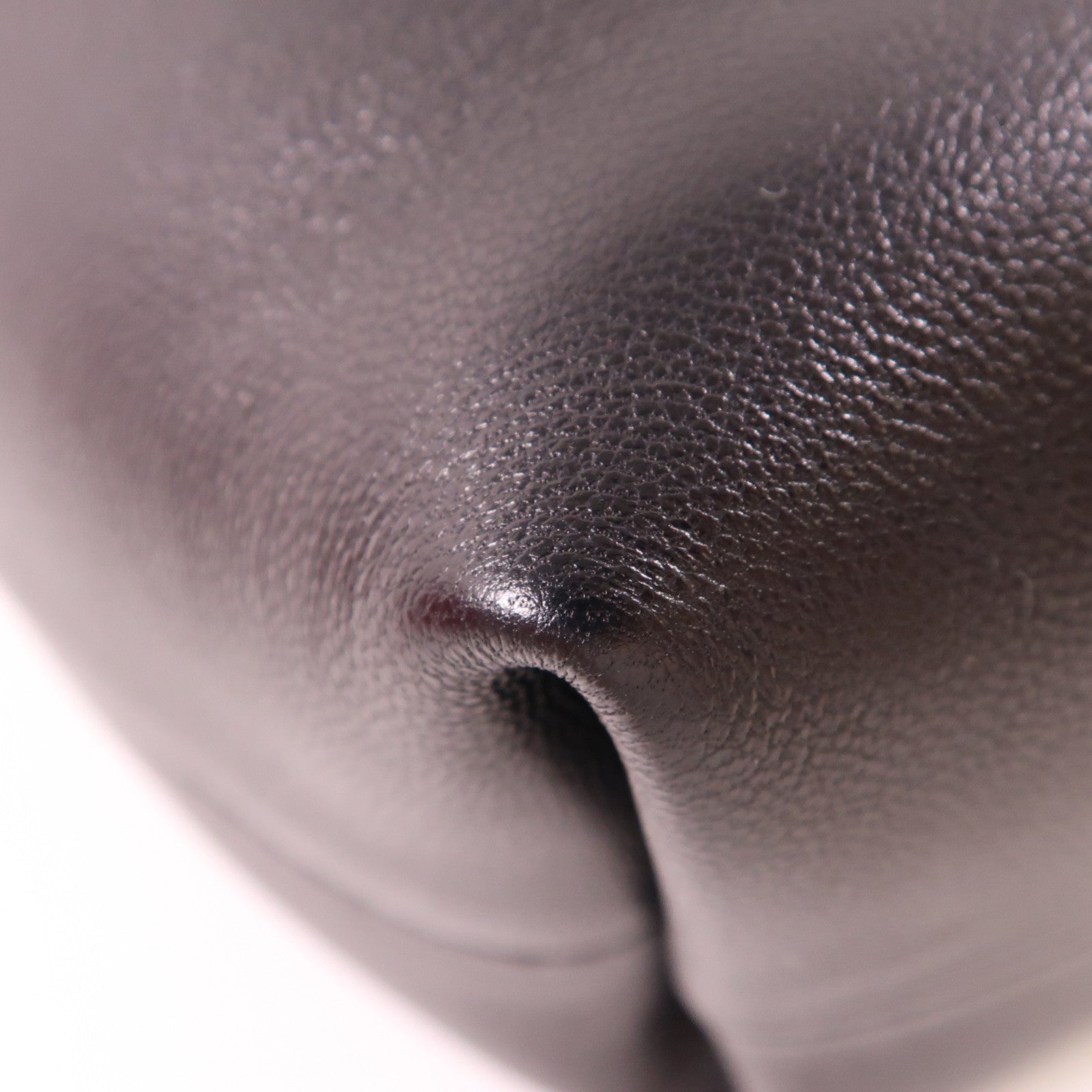 Valentino 【激減優惠】羊皮皮革V Logo Pouf Mini Bucket金扣肩背袋