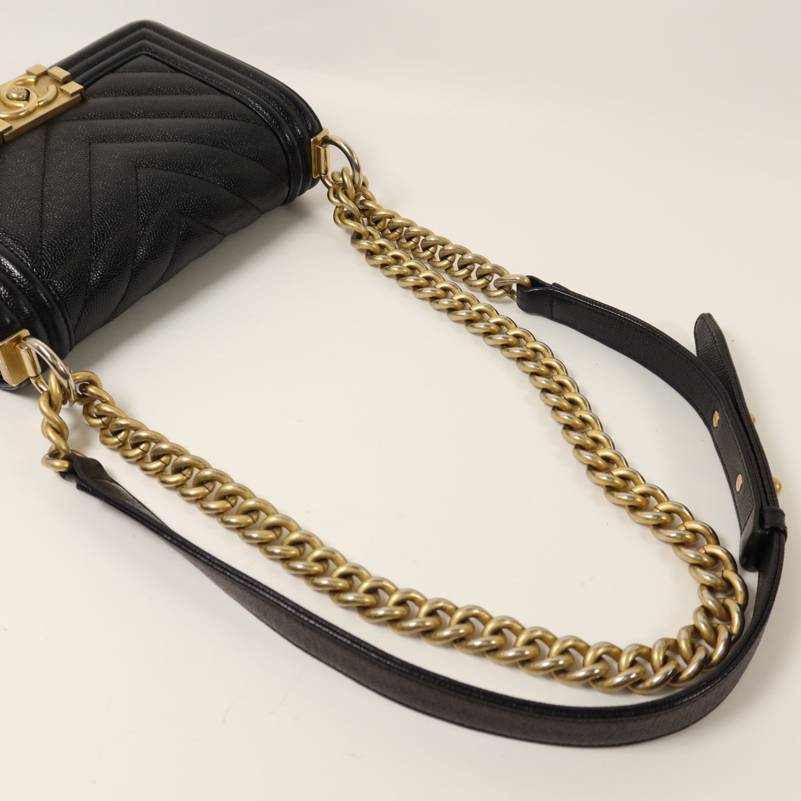 CHANEL 【激減優惠】牛皮皮革Boy 20金扣鏈帶肩背袋