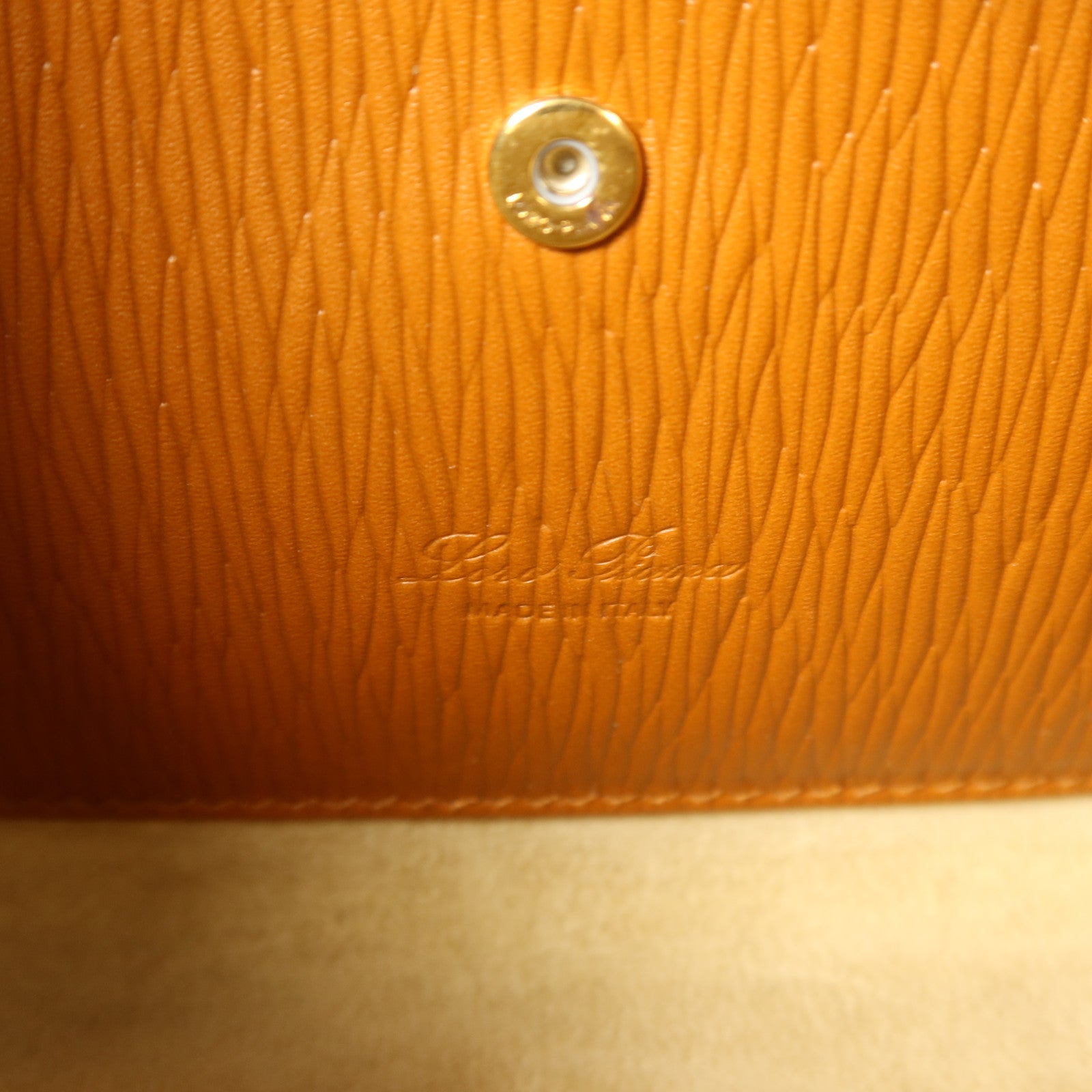 Loro Piana 牛皮皮革Extra Bag L27金扣肩背袋