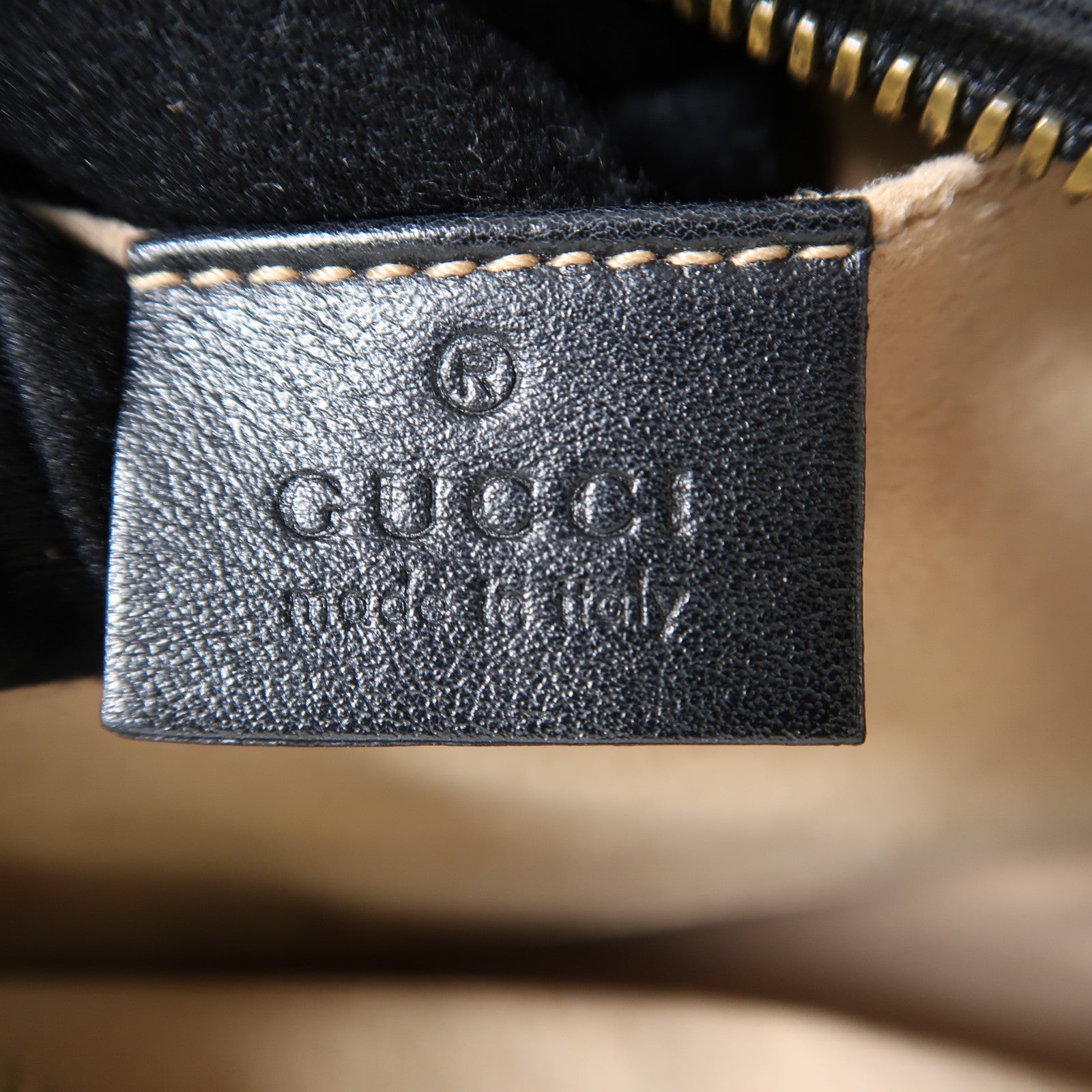 GUCCI 牛皮皮革GG Marmont Small金扣肩背袋黑色