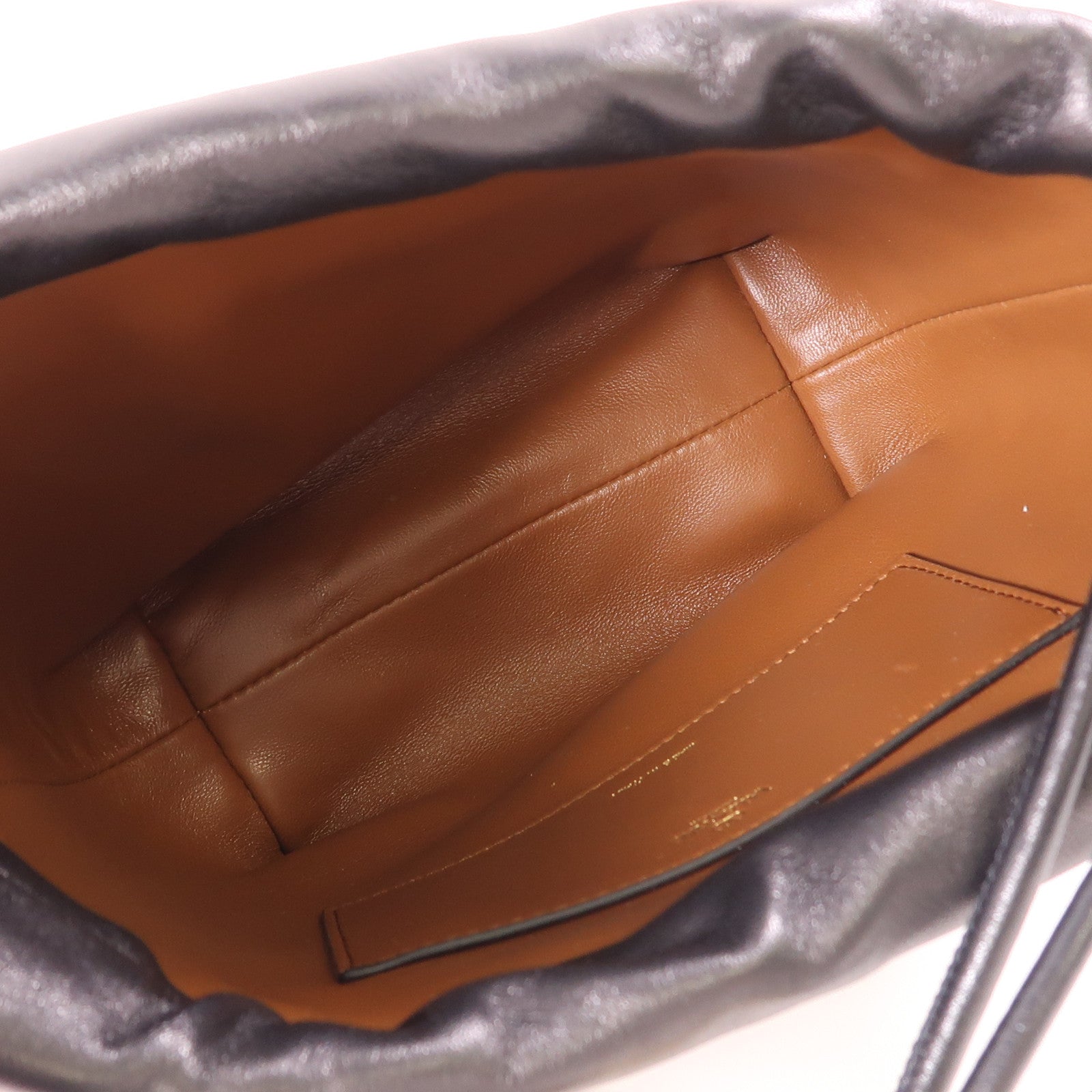 Valentino 【激減優惠】羊皮皮革V Logo Pouf Mini Bucket金扣肩背袋