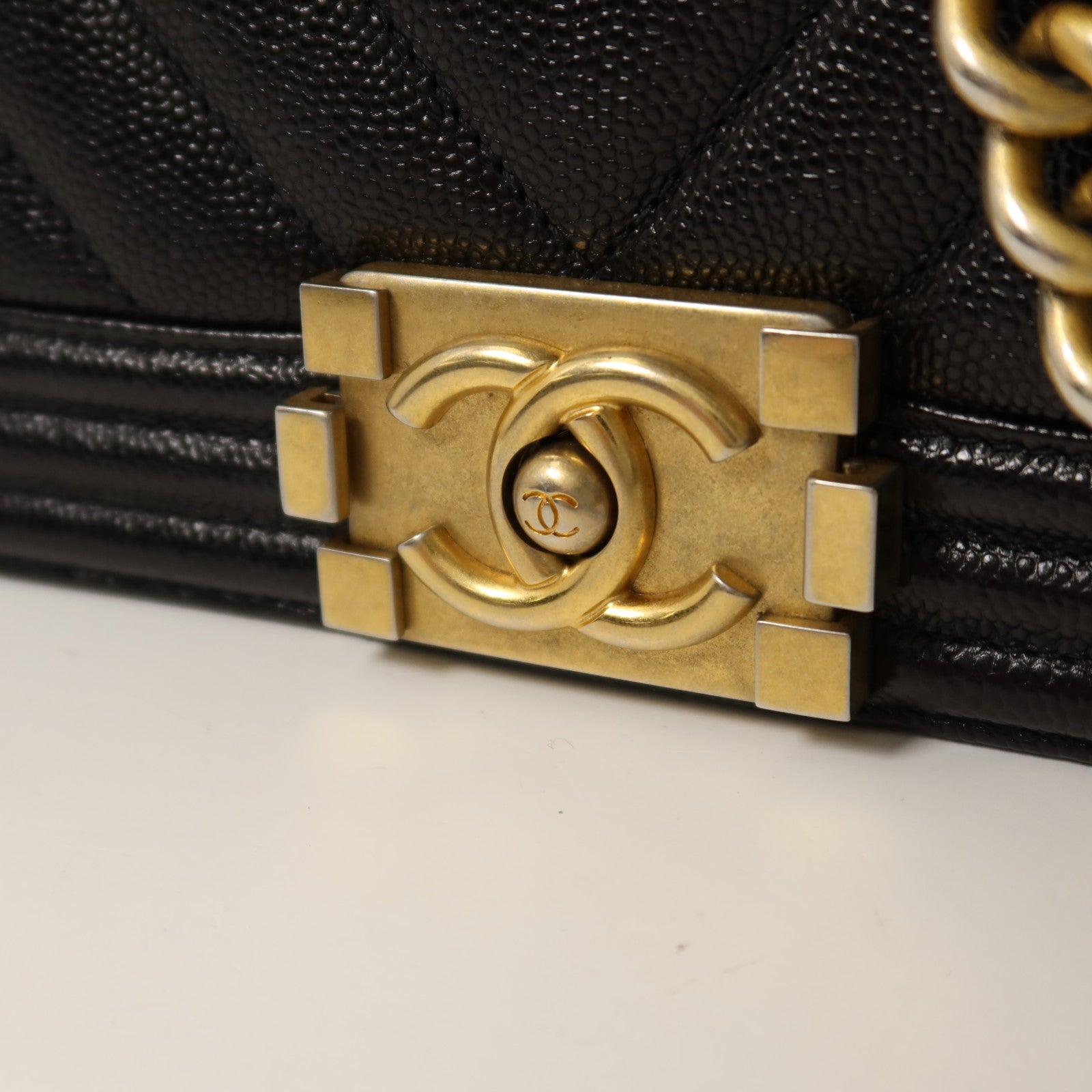 CHANEL 【激減優惠】牛皮皮革Boy 20金扣鏈帶肩背袋