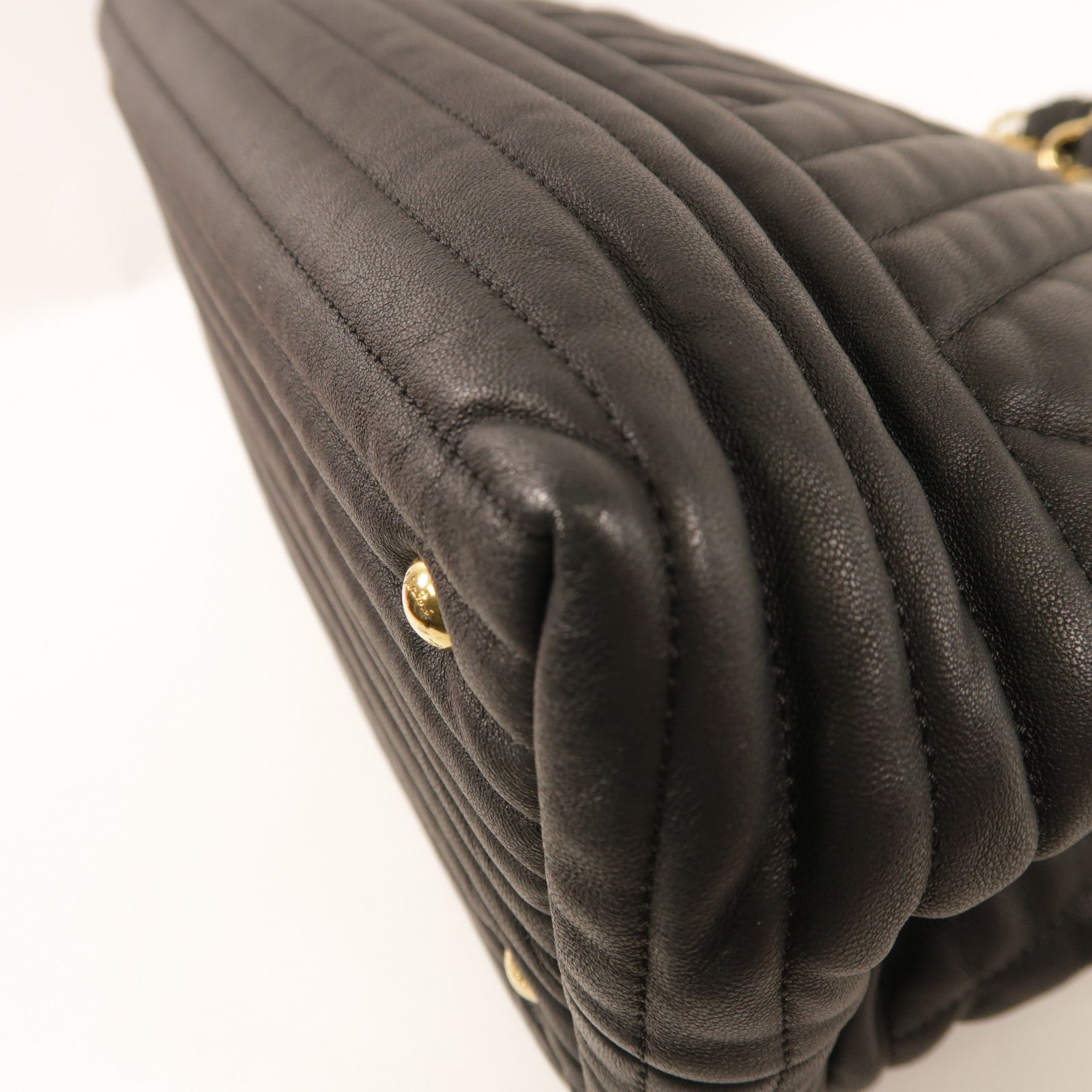 Salvatore Ferragamo 牛皮皮革Hand Bag金扣肩背袋