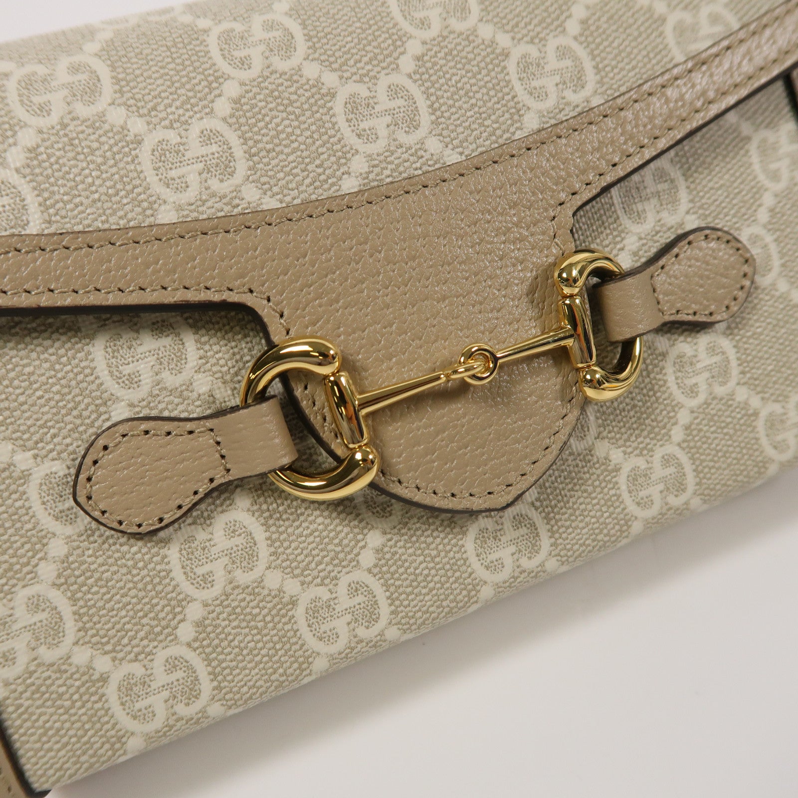GUCCI 塗層帆布Horsebit 1955 Mini金扣肩背袋啡色/米色