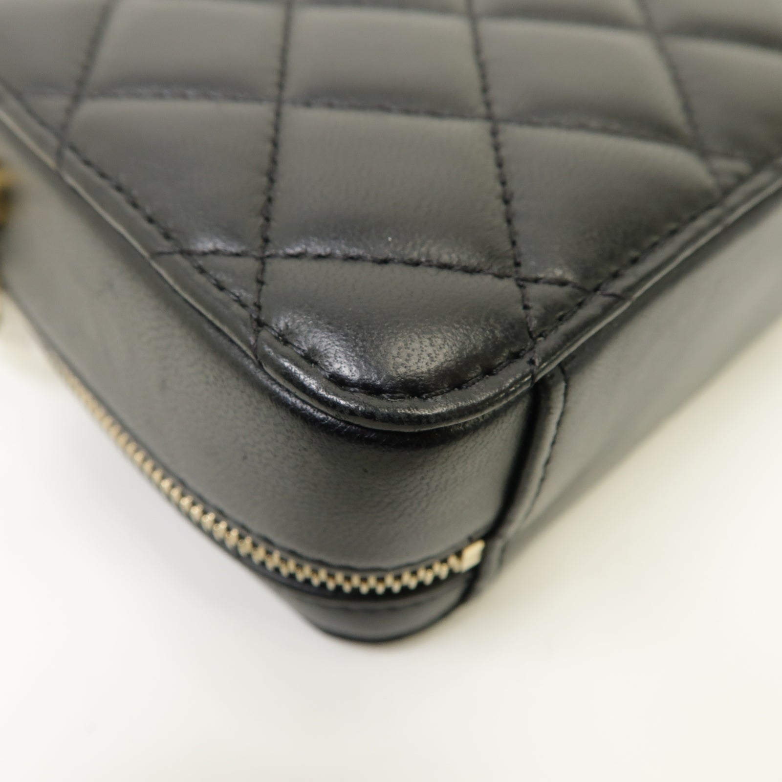 CHANEL 【激減優惠】菱格Caviar皮革Chain Camera Bag金扣鏈帶肩背袋黑色