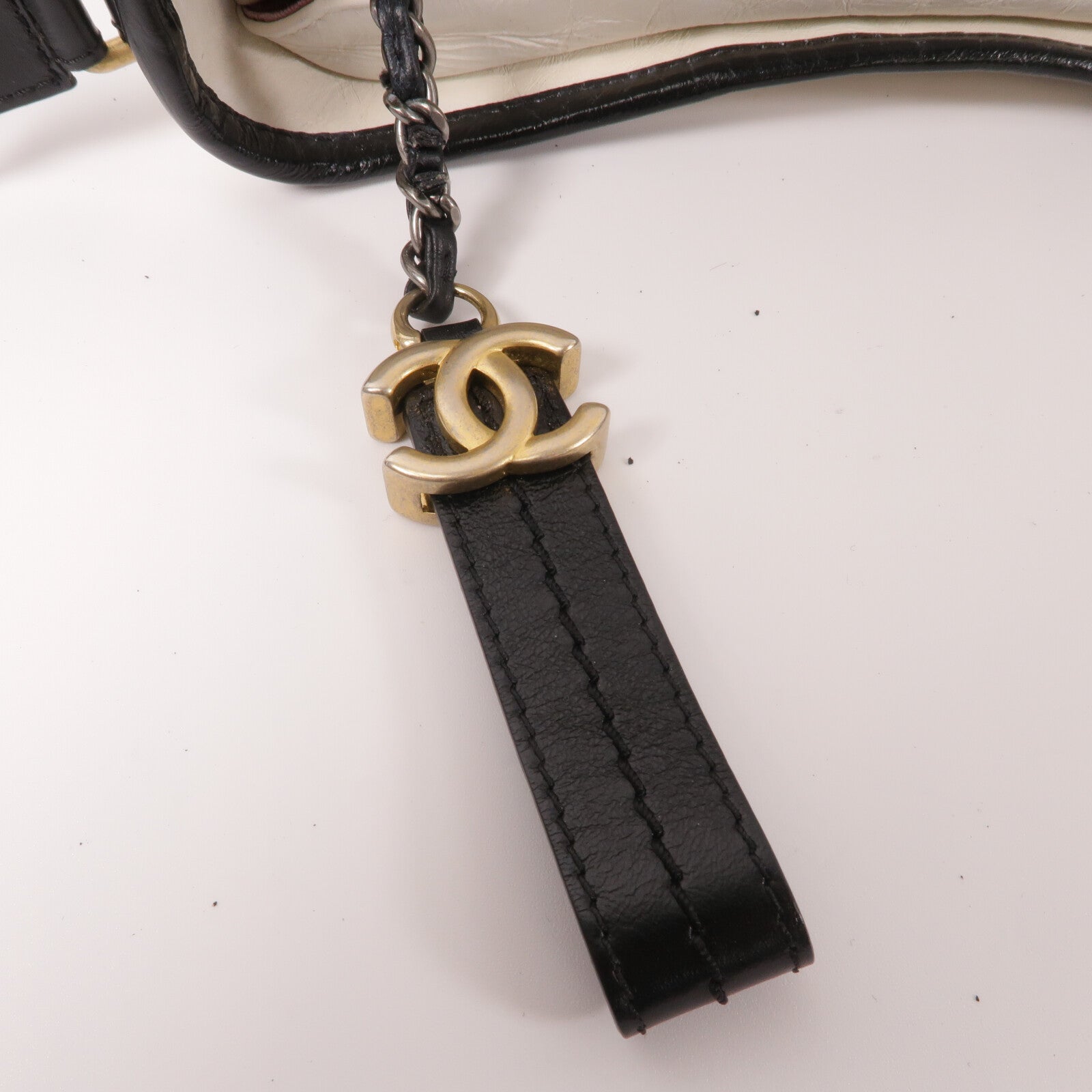 CHANEL 牛皮皮革Gabrielle Small鏈帶肩背袋