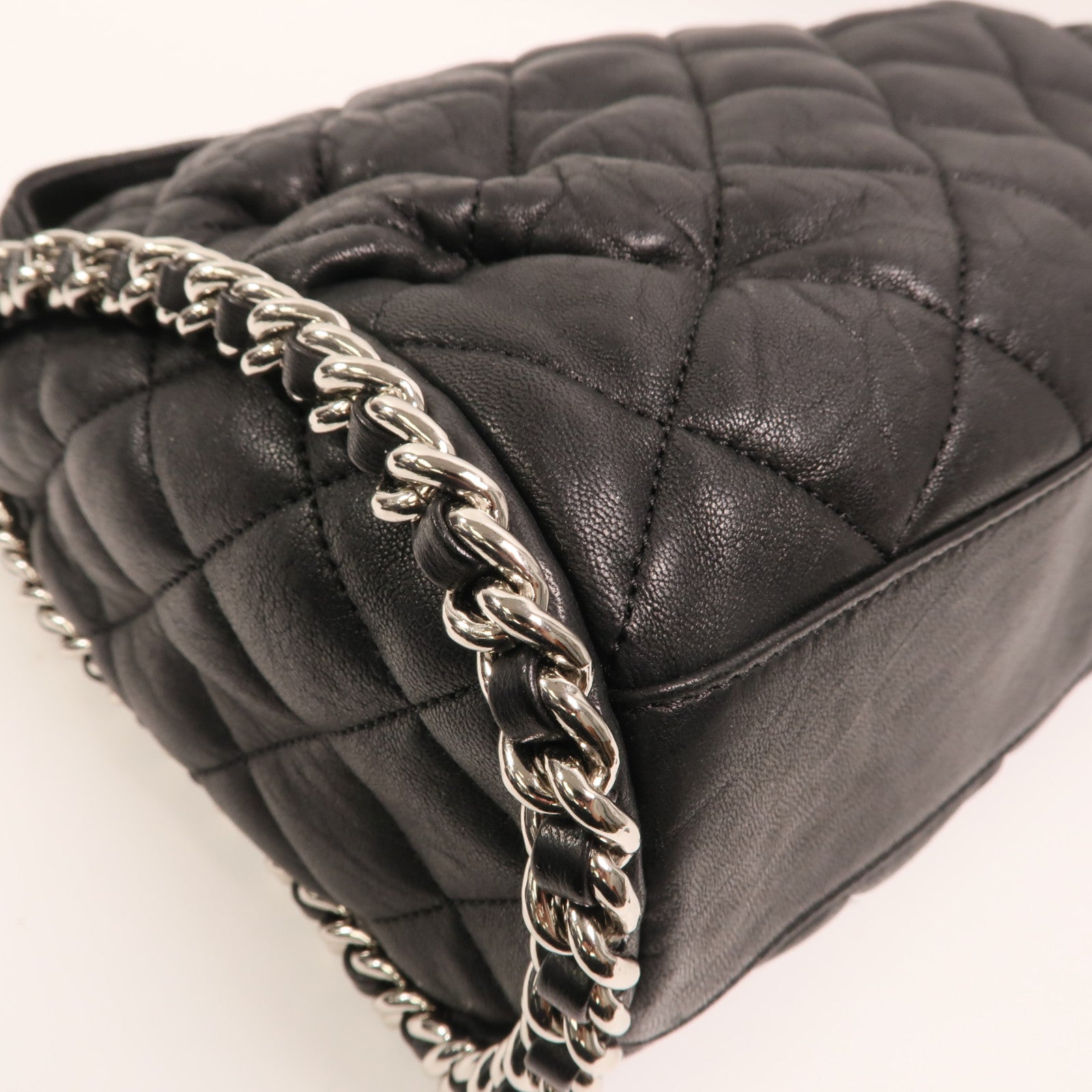 CHANEL 牛皮皮革Chain Around Hobo Bag銀扣鏈帶肩背袋