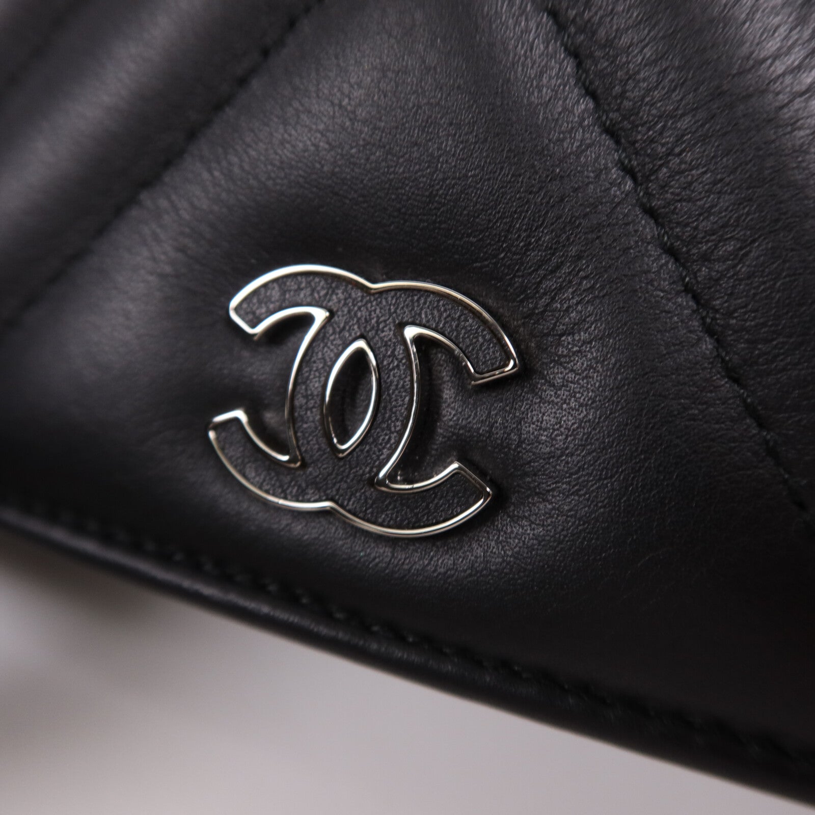 CHANEL 羊皮皮革WOC Wallet On Chain銀扣鏈帶肩背袋