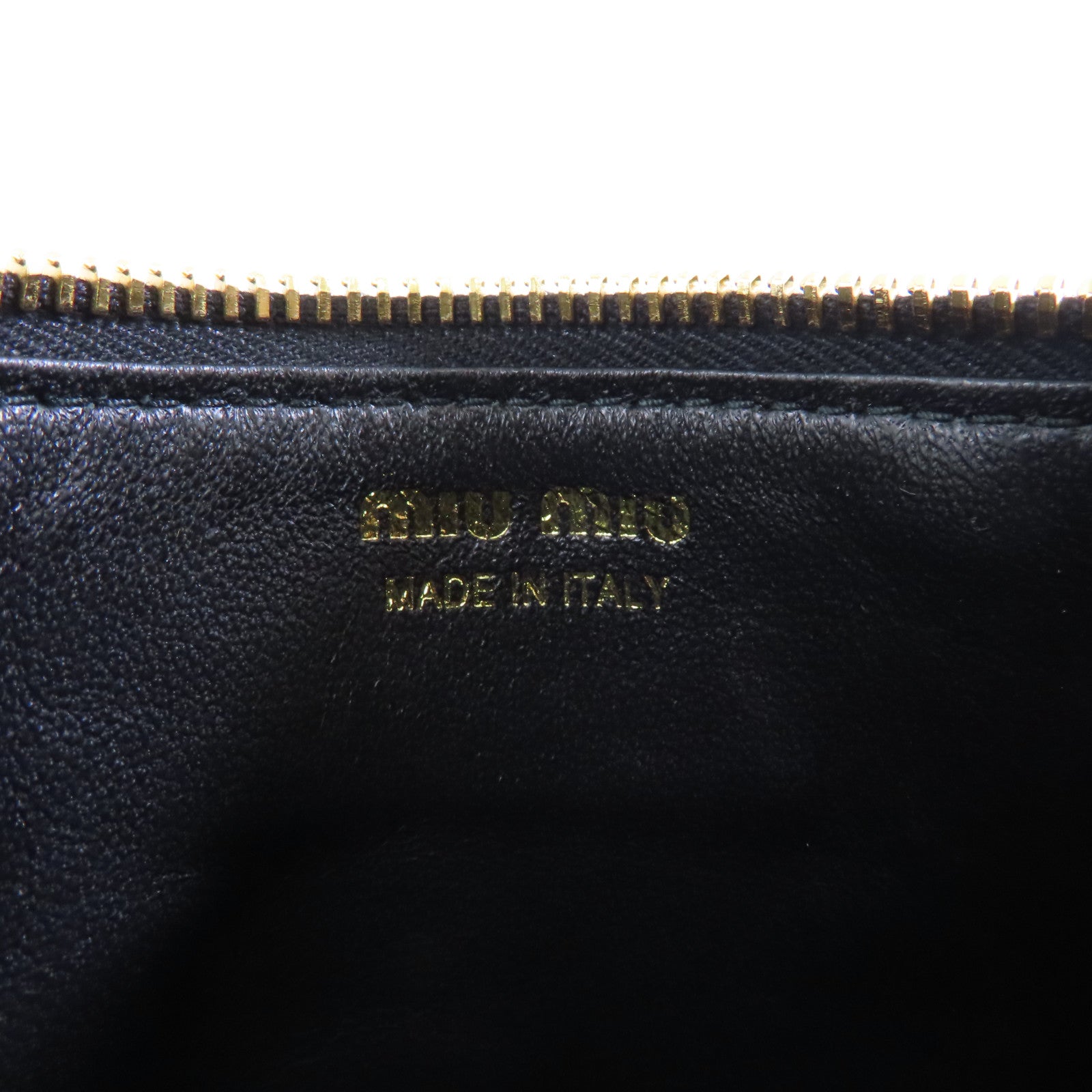 Miu Miu 牛皮皮革Card Case金扣卡片套黑色