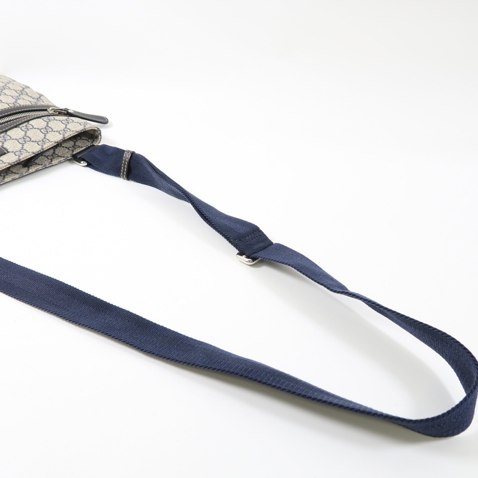 GUCCI 塗層帆布Shoulder Bag銀扣肩背袋米色/藍色