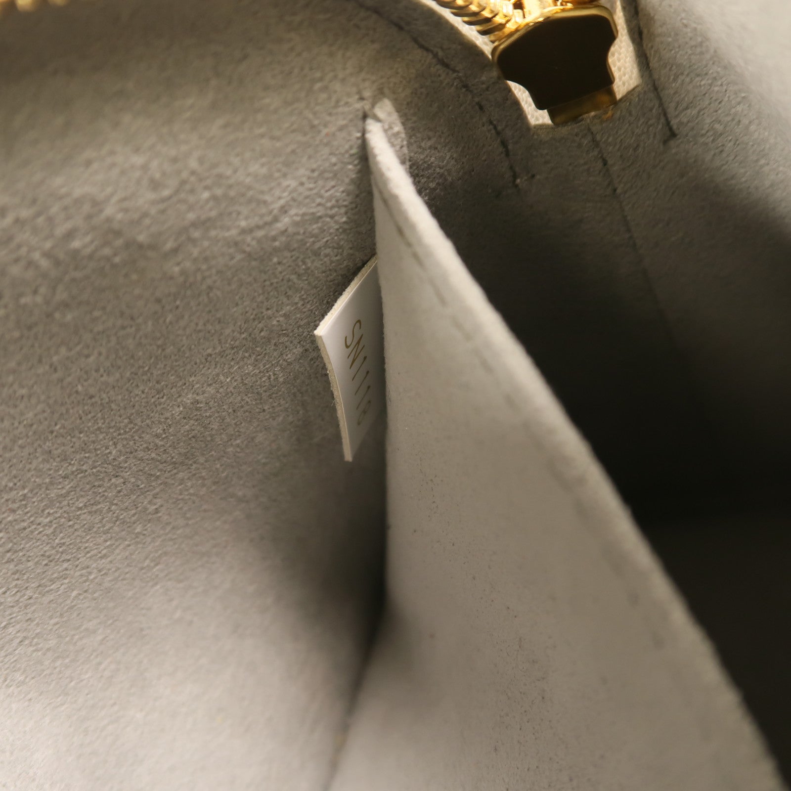 LOUIS VUITTON Epi Alma BB肩背袋