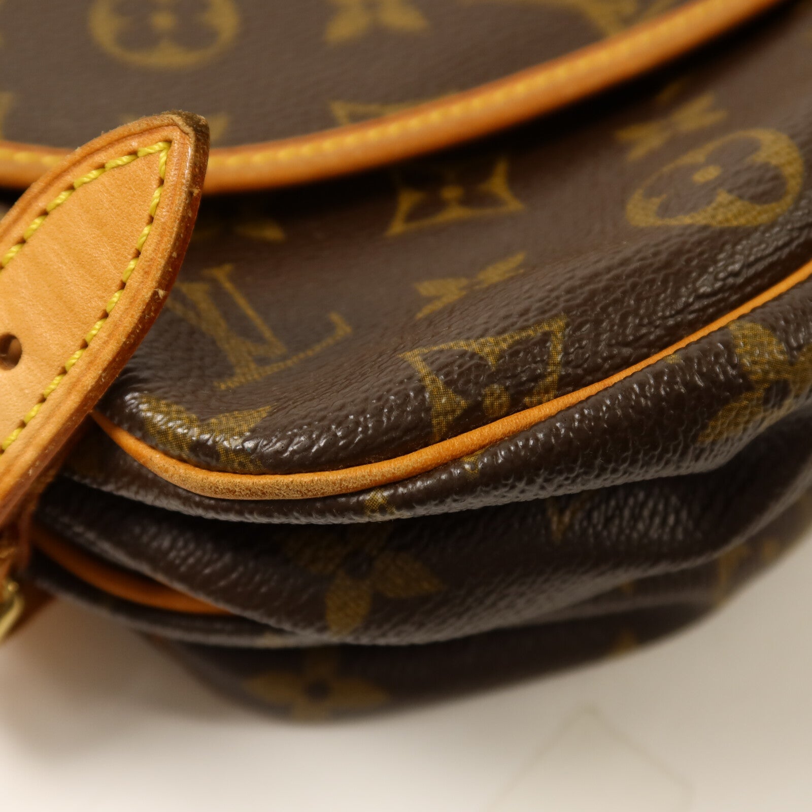 LOUIS VUITTON Monogram Saumur 30肩背袋