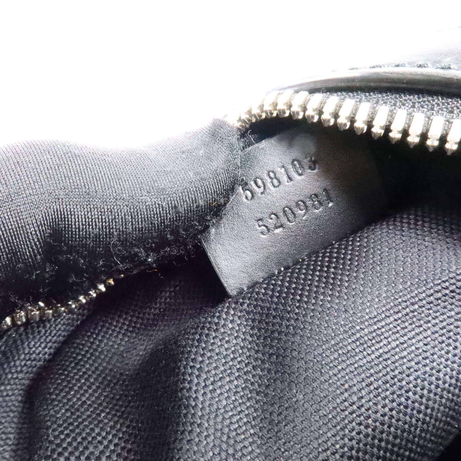 GUCCI 塗層帆布GG Supreme Messenger肩背袋
