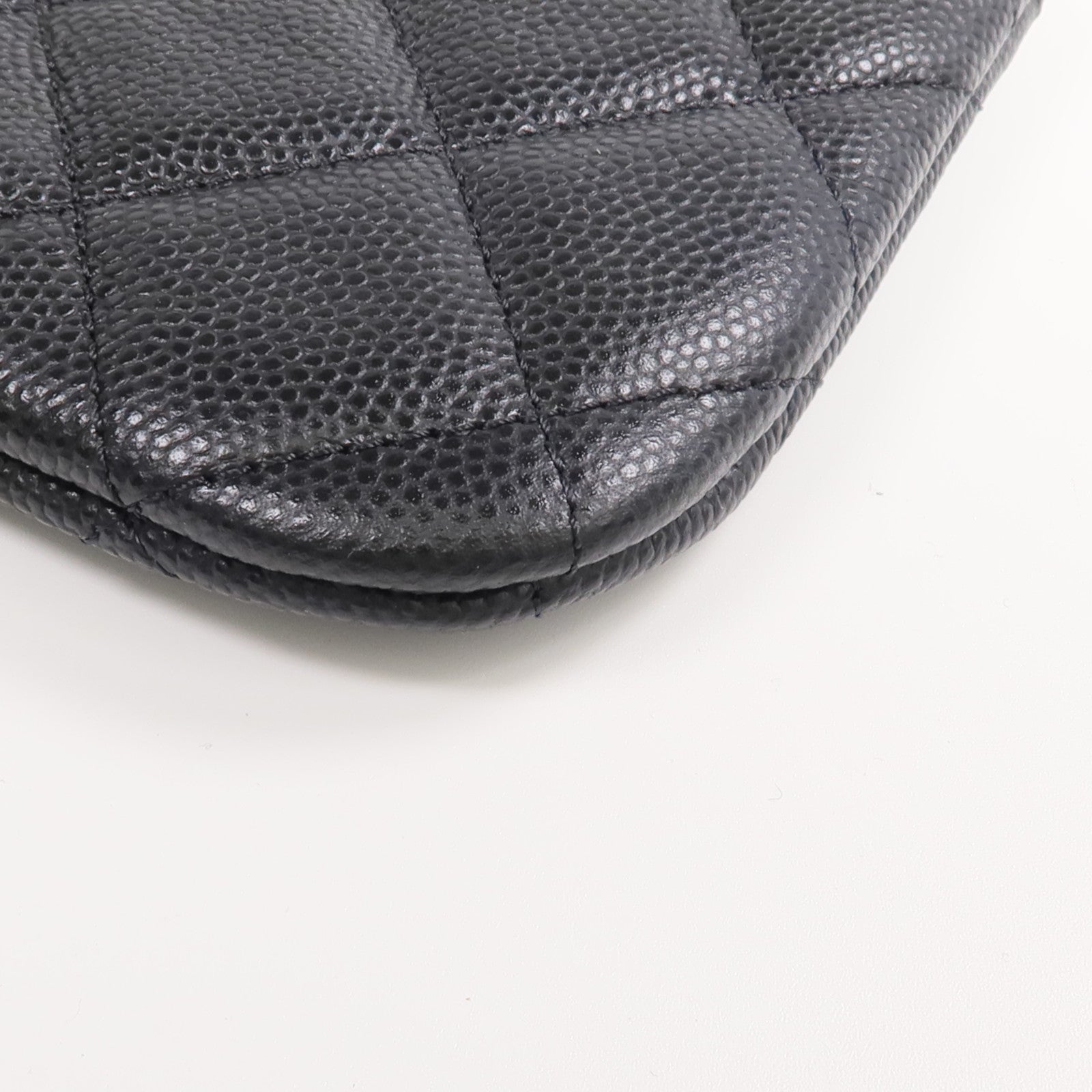 CHANEL 牛皮皮革Mini Pouch金扣手拿包