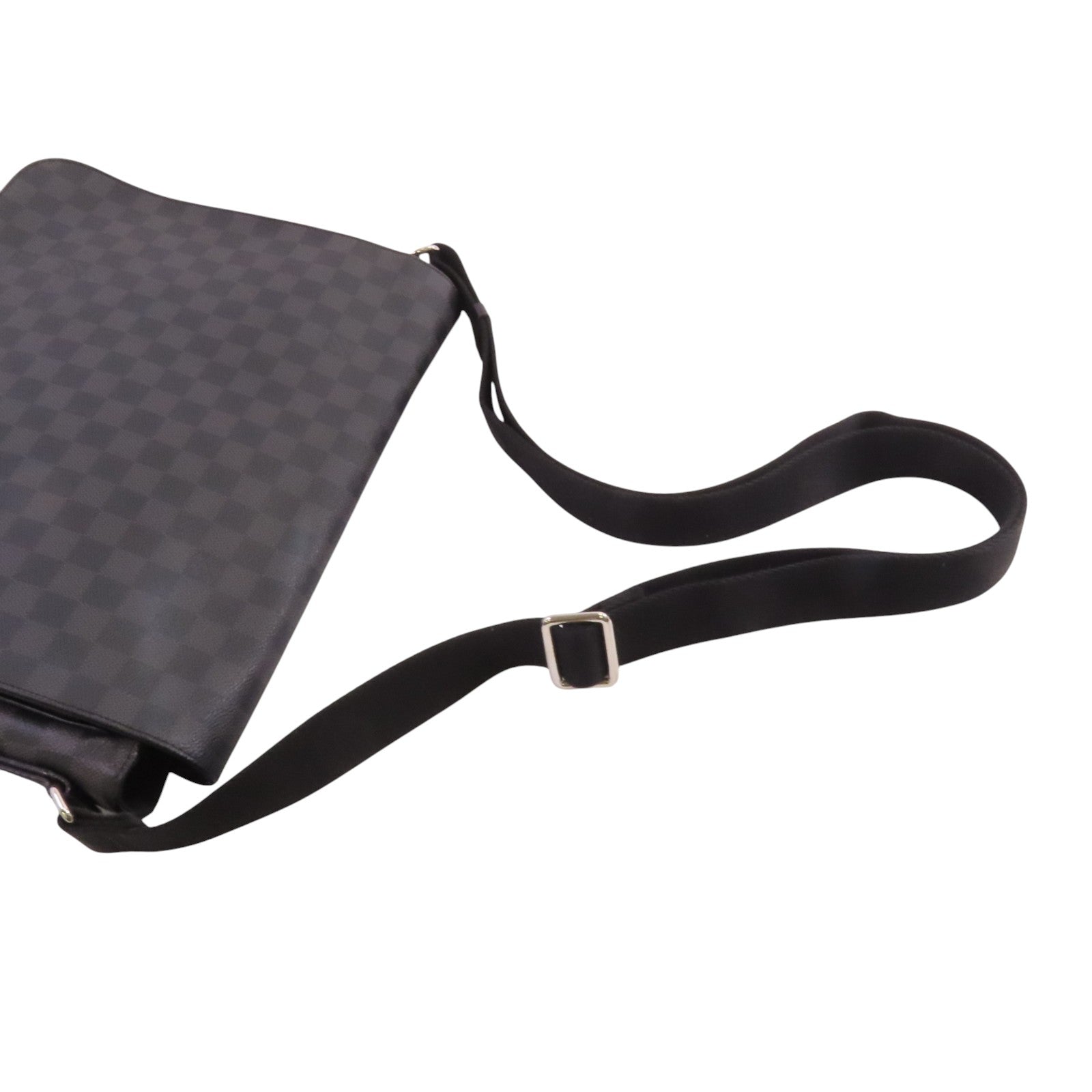 LOUIS VUITTON 【激減優惠】Damier Graphite District GM肩背袋