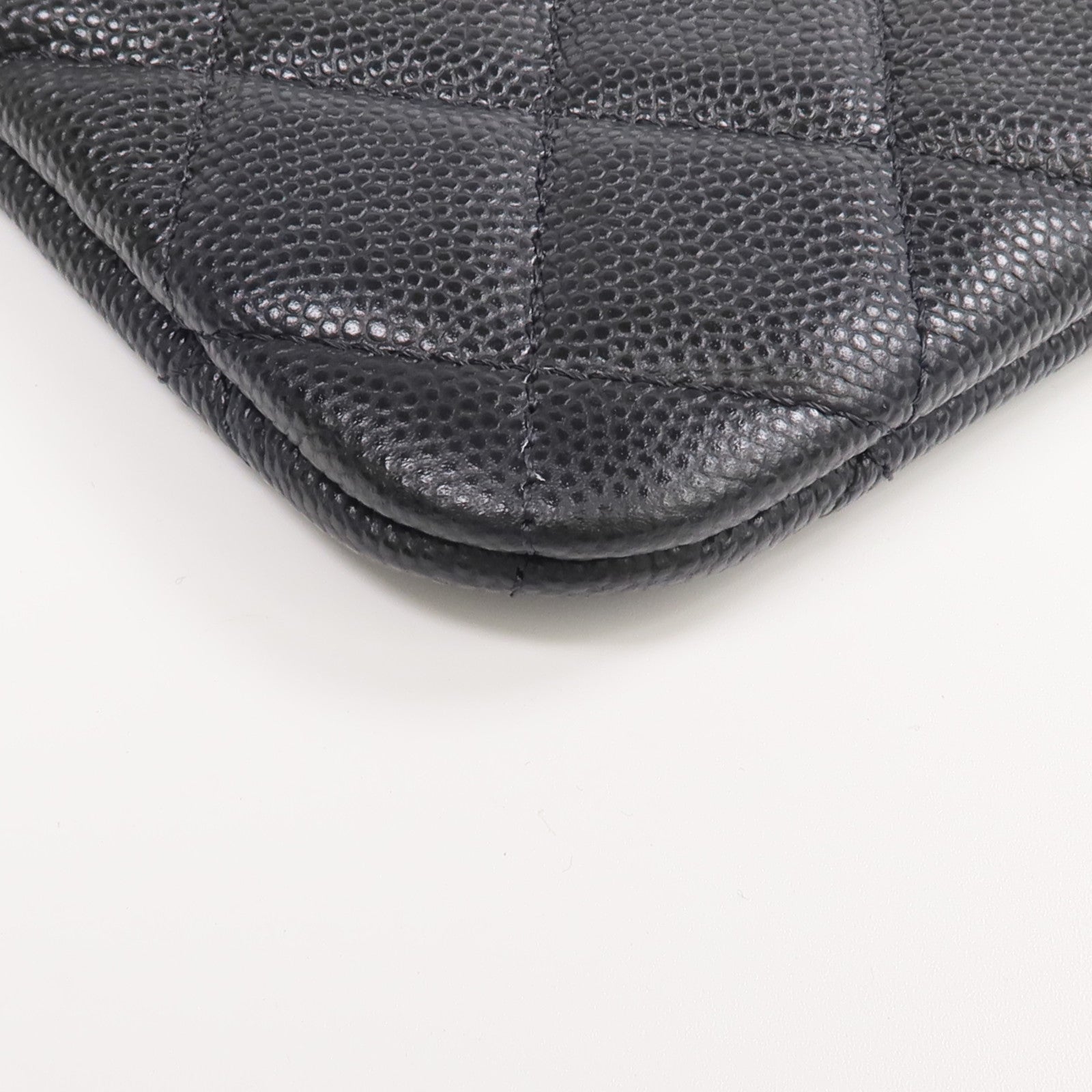 CHANEL 牛皮皮革Mini Pouch金扣手拿包