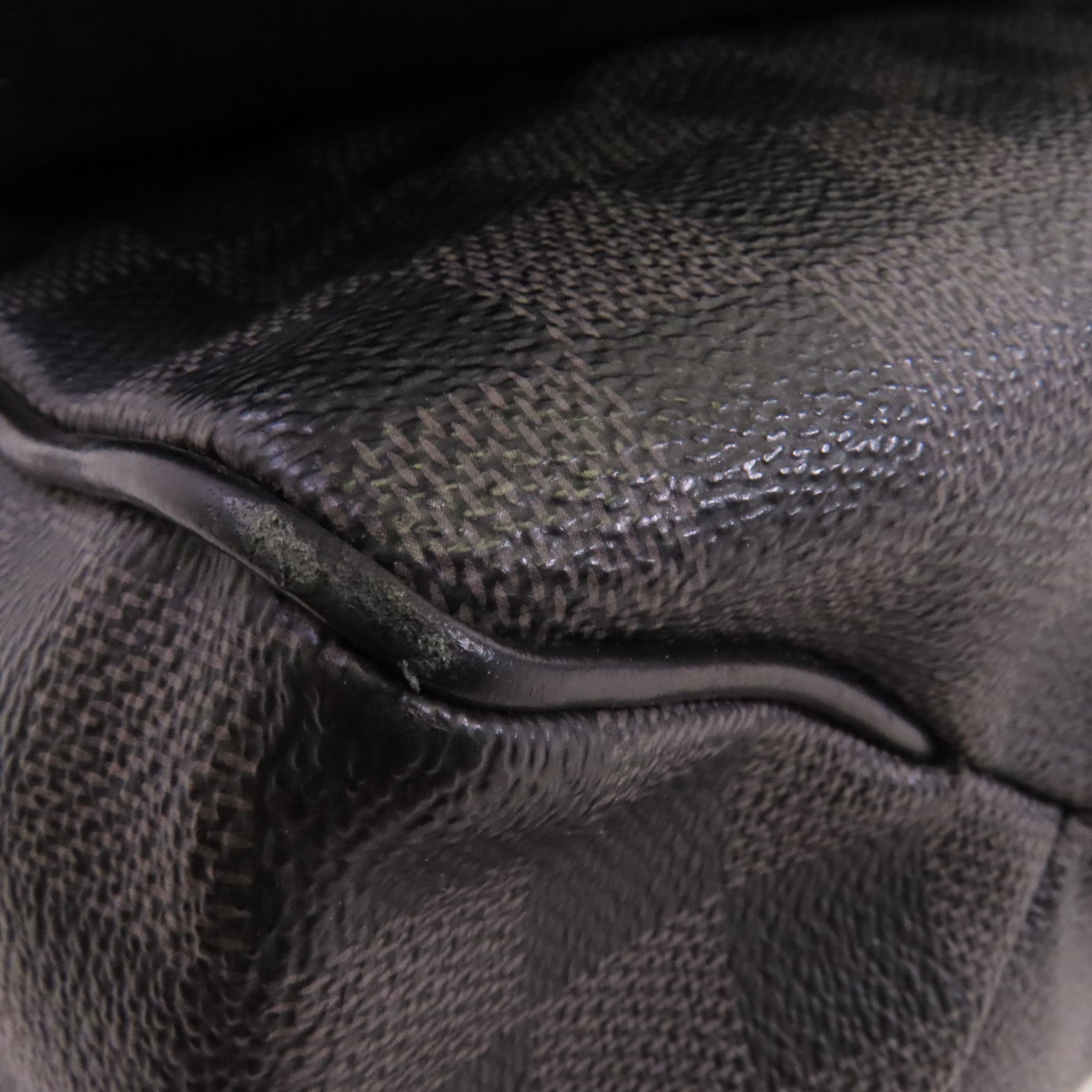LOUIS VUITTON 【激減優惠】Damier Graphite District GM肩背袋