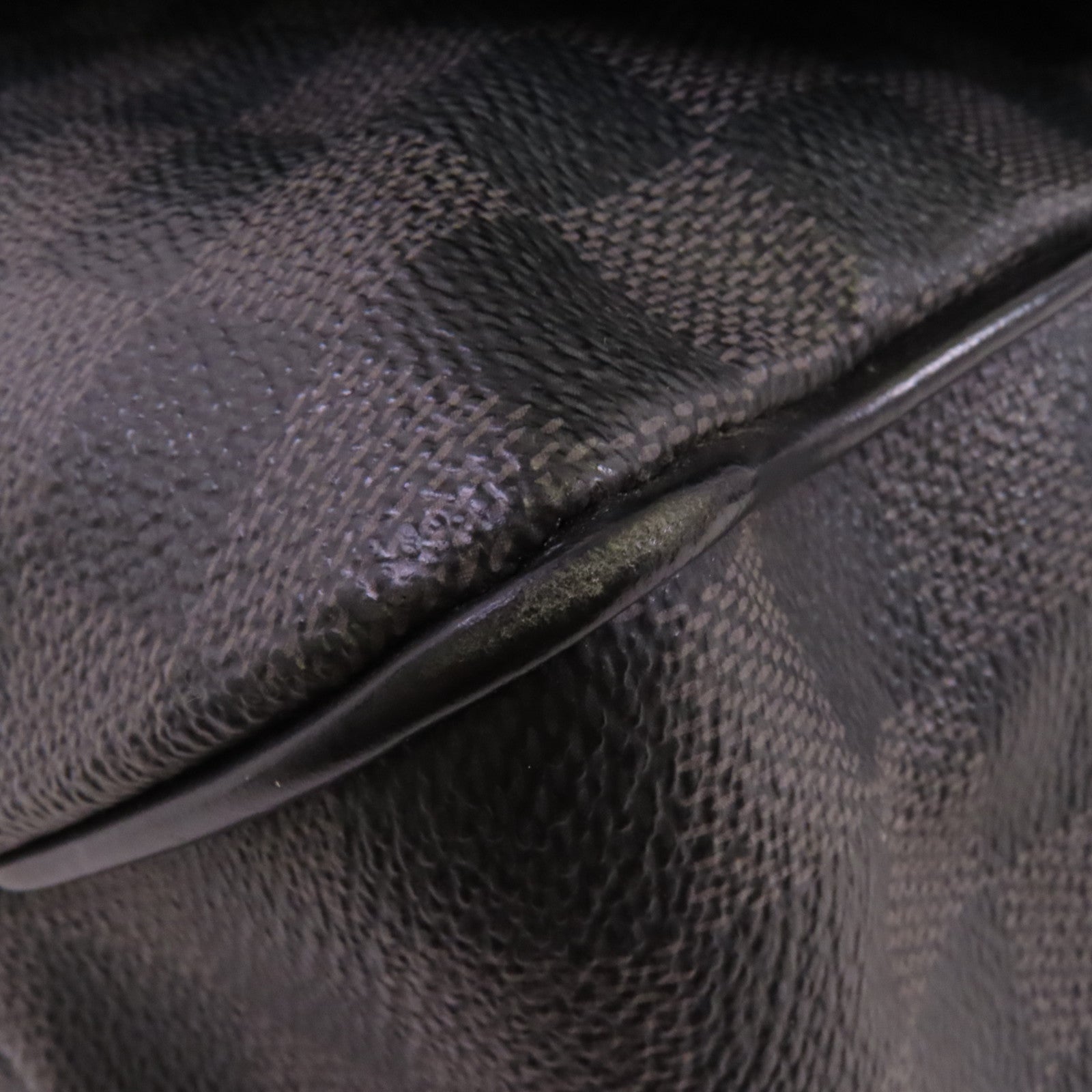 LOUIS VUITTON 【激減優惠】Damier Graphite District GM肩背袋