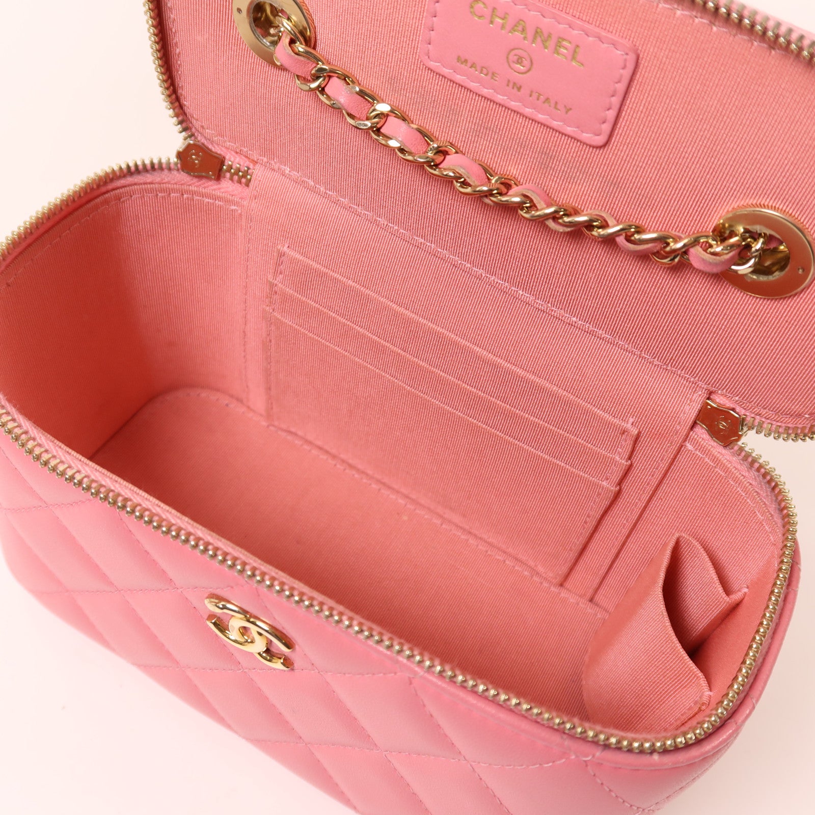 CHANEL 羊皮皮革Vanity Case金扣鏈帶肩背袋