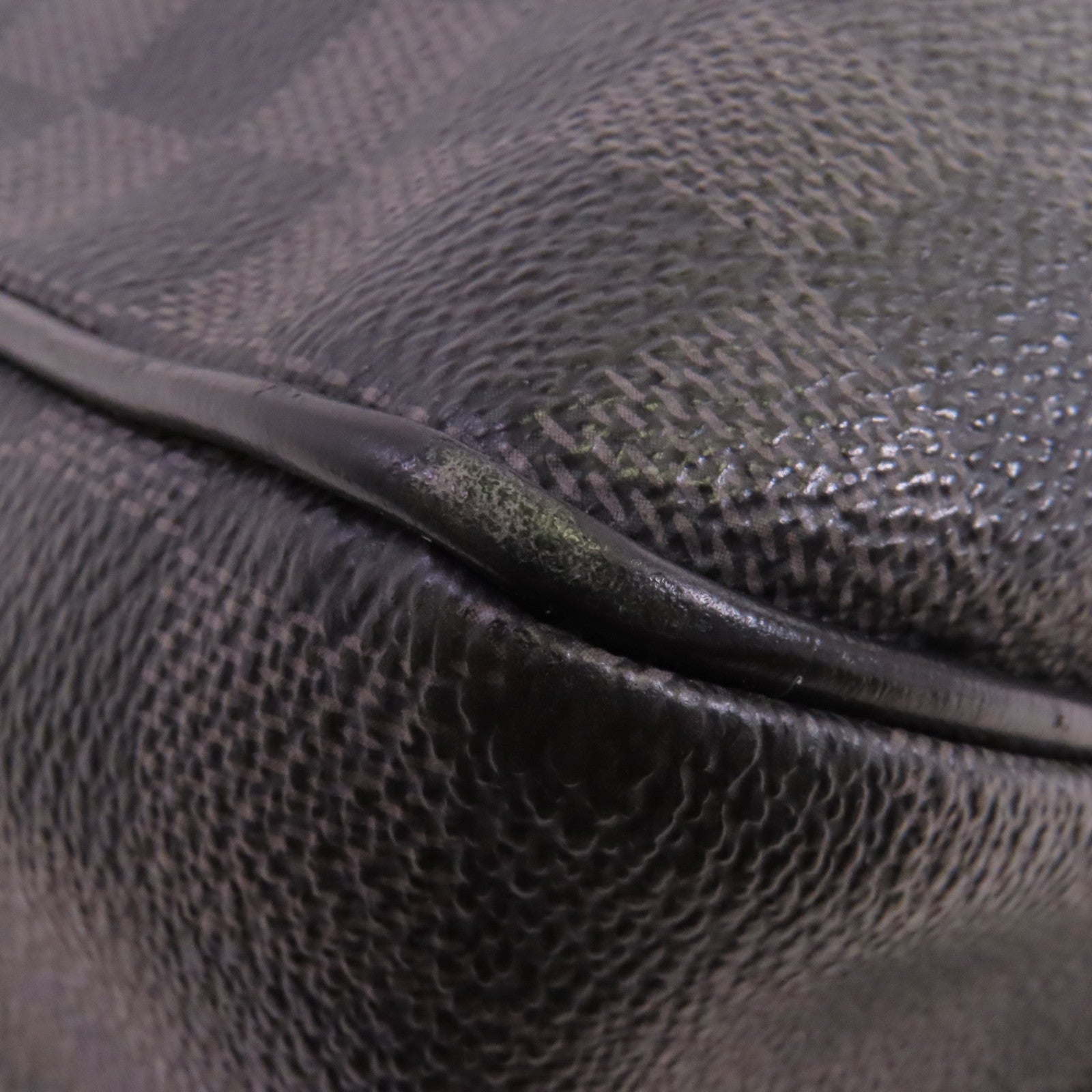 LOUIS VUITTON 【激減優惠】Damier Graphite District GM肩背袋