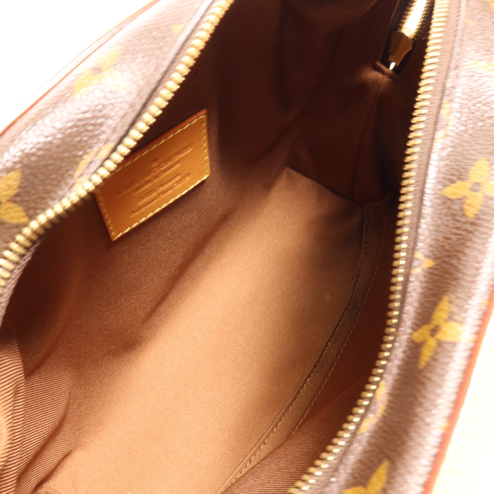 LOUIS VUITTON Monogram Soft Trunk金扣肩背袋