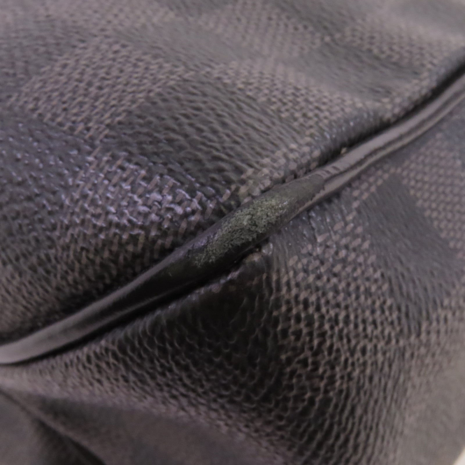 LOUIS VUITTON 【激減優惠】Damier Graphite District GM肩背袋