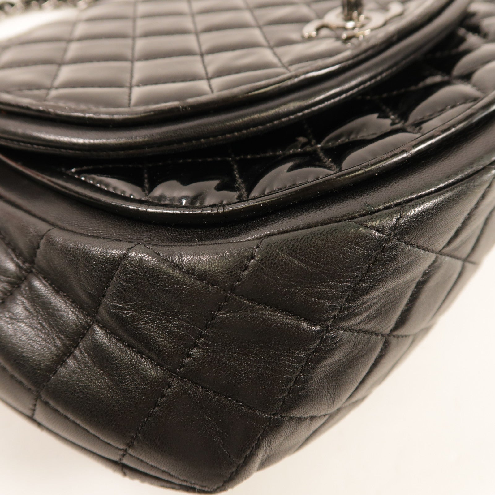 CHANEL 漆皮皮革Shoulder Bag銀扣鏈帶肩背袋